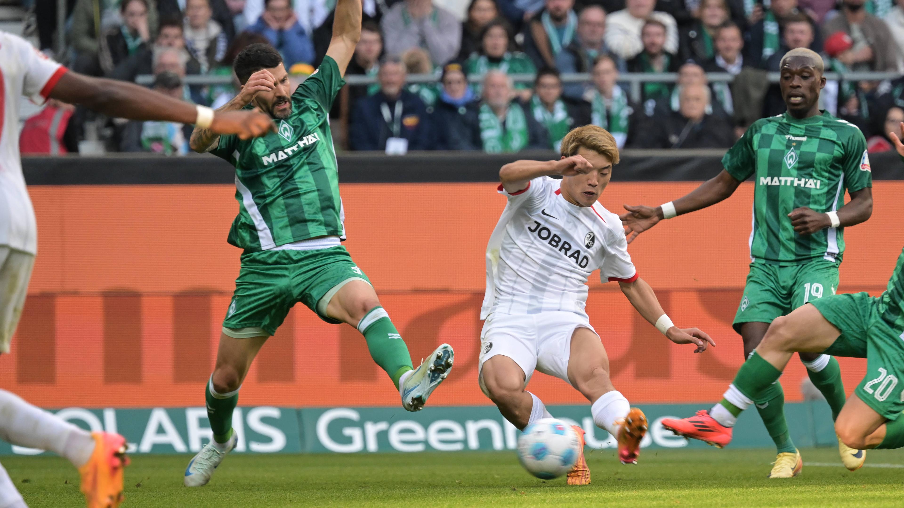 Ritsu Doan (Freiburg) erzielt das 0:1.