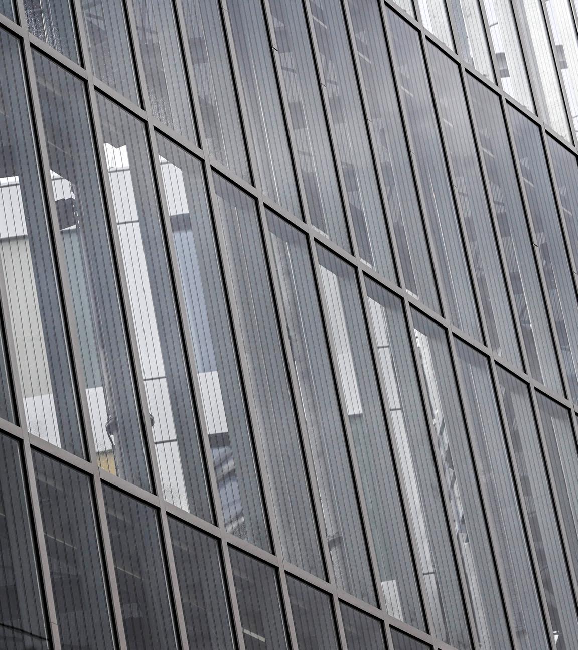 Fensterscheiben eines Bürogebäudes in Berlin