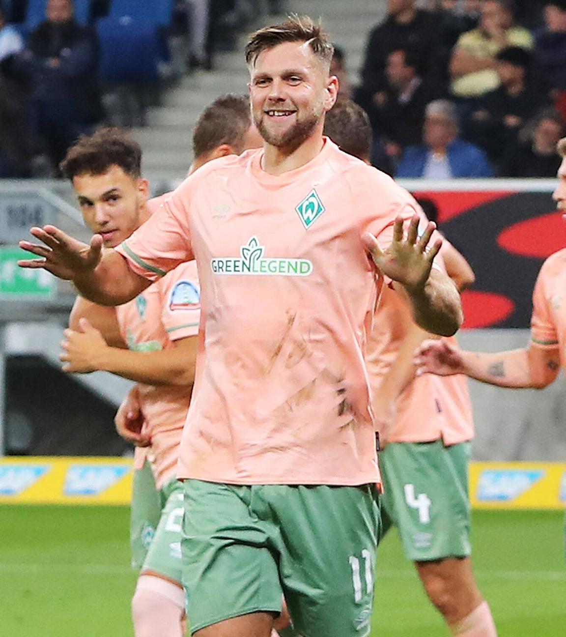 07.10.2022, Sinsheim: TSG 1899 Hoffenheim gegen SV Werder Bremen, Bremens Niclas Fuellkrug beim Torjubel zum 1:2 