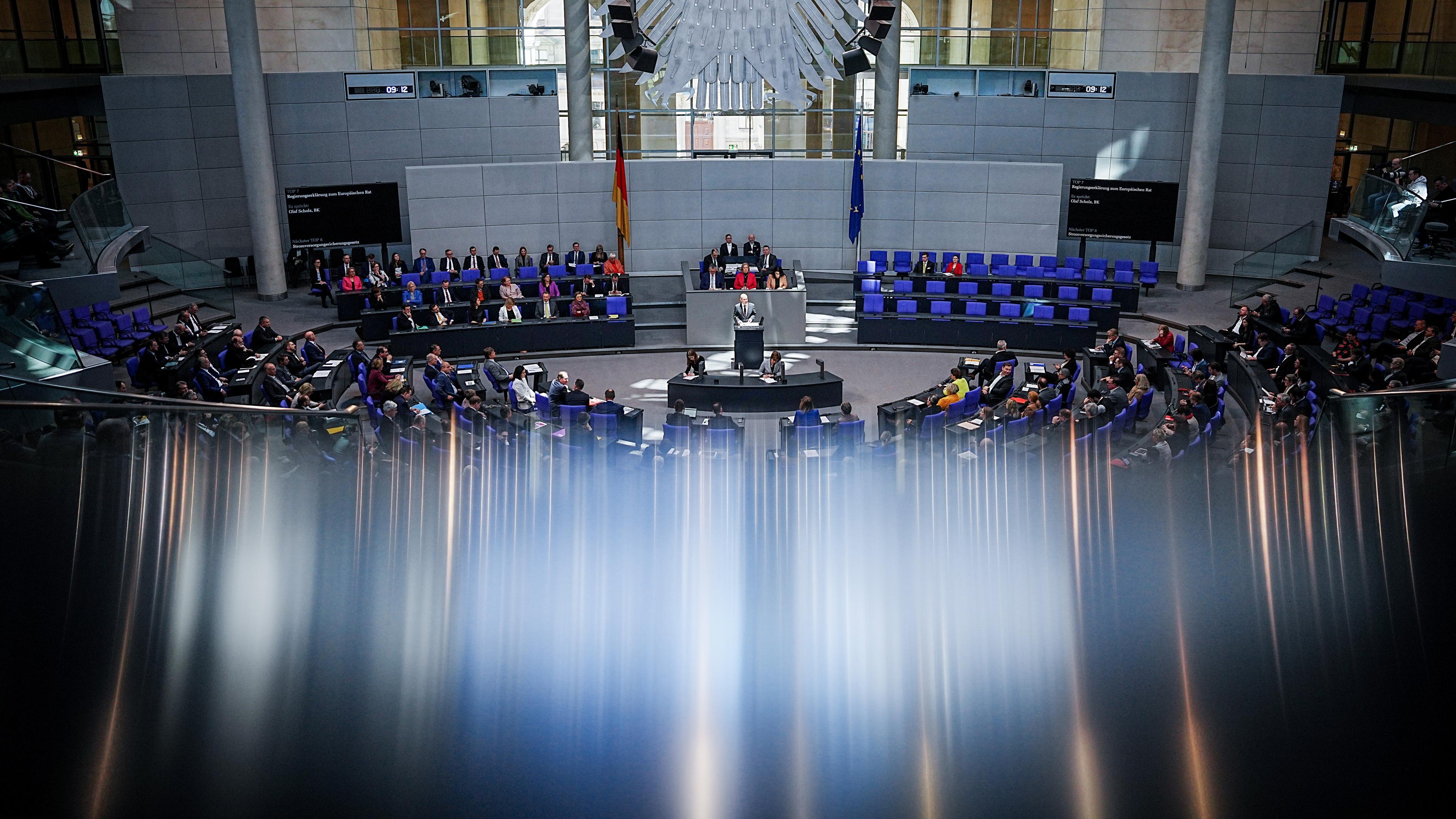 Sitzungssaal des Bundestages in Berlin, aufgenommen am 16.03.2023