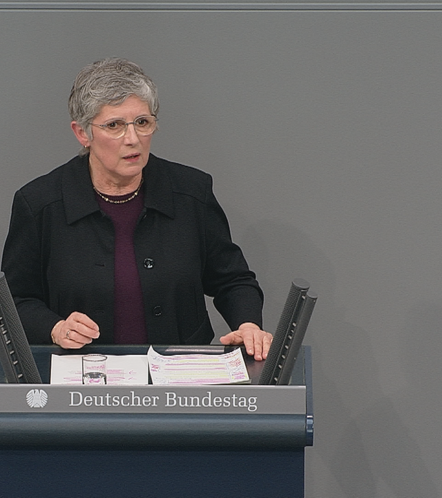 Britta Haßelmann hält eine Rede im Bundestag