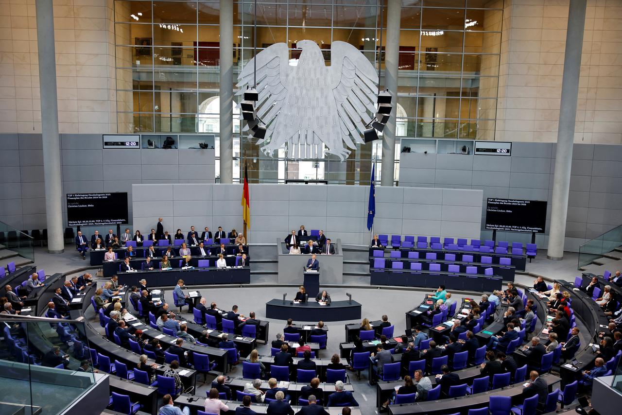 Bundestag, Haushaltsdebatte: Bundesfinanzminister Christian Lindner stellt seinen Haushaltsentwurf 2025 vor