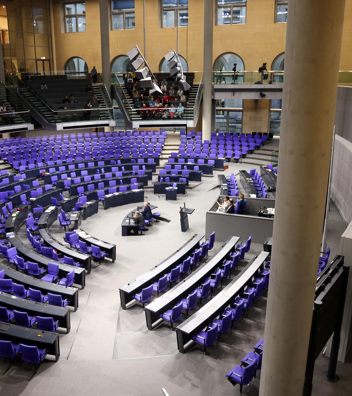 Plenarsaal bei der Sitzung des Deutschen Bundestags in Berlin