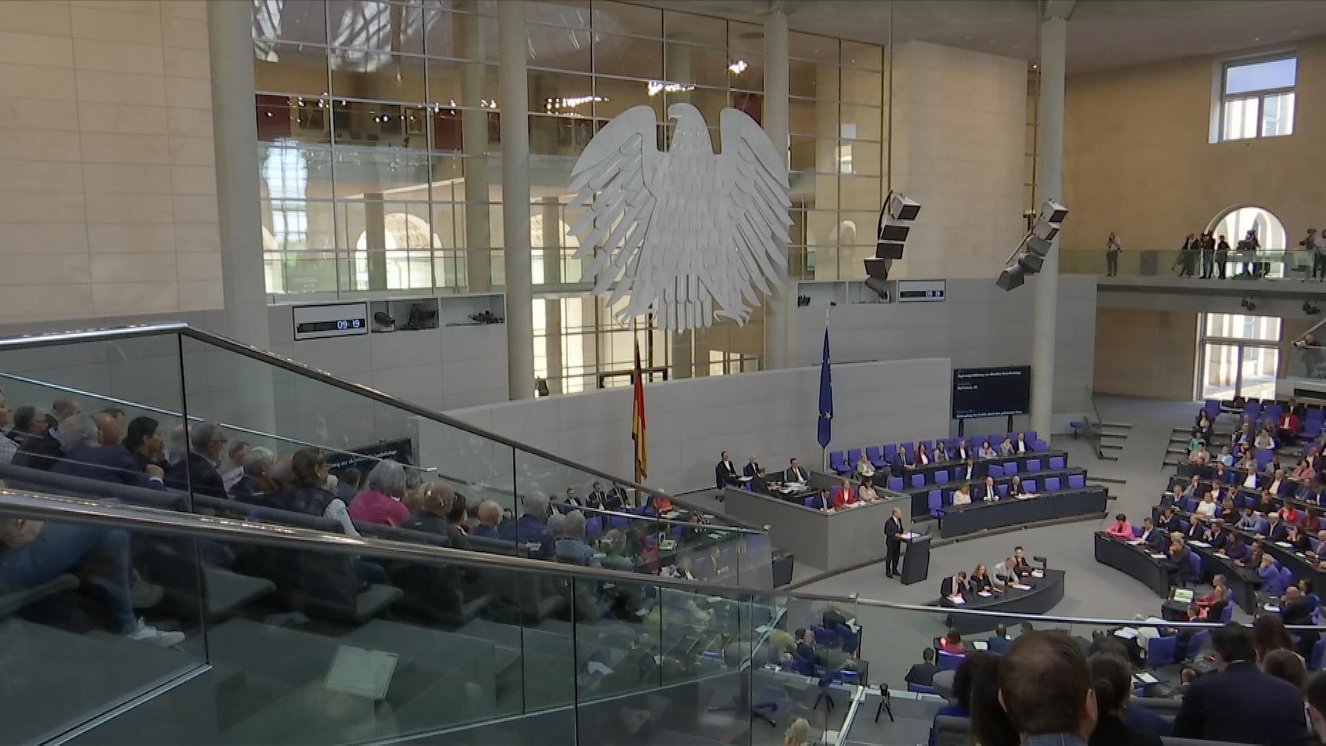 Bundestag stimmt über Sicherheitspaket ab