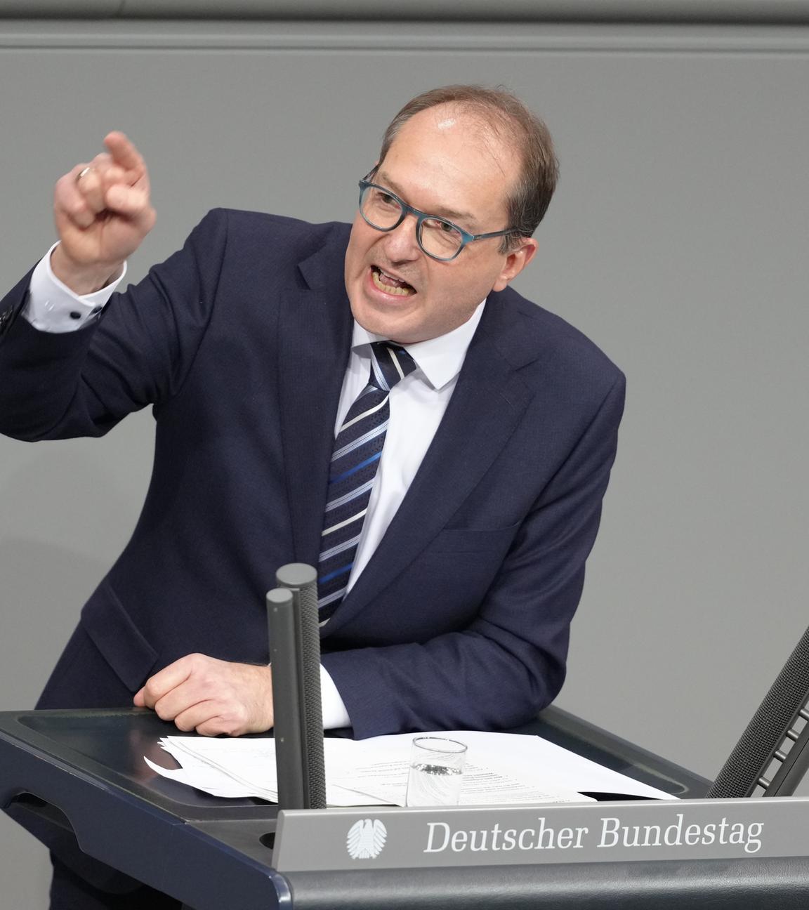 Alexander Dobrindt hält Rede im Bundestag