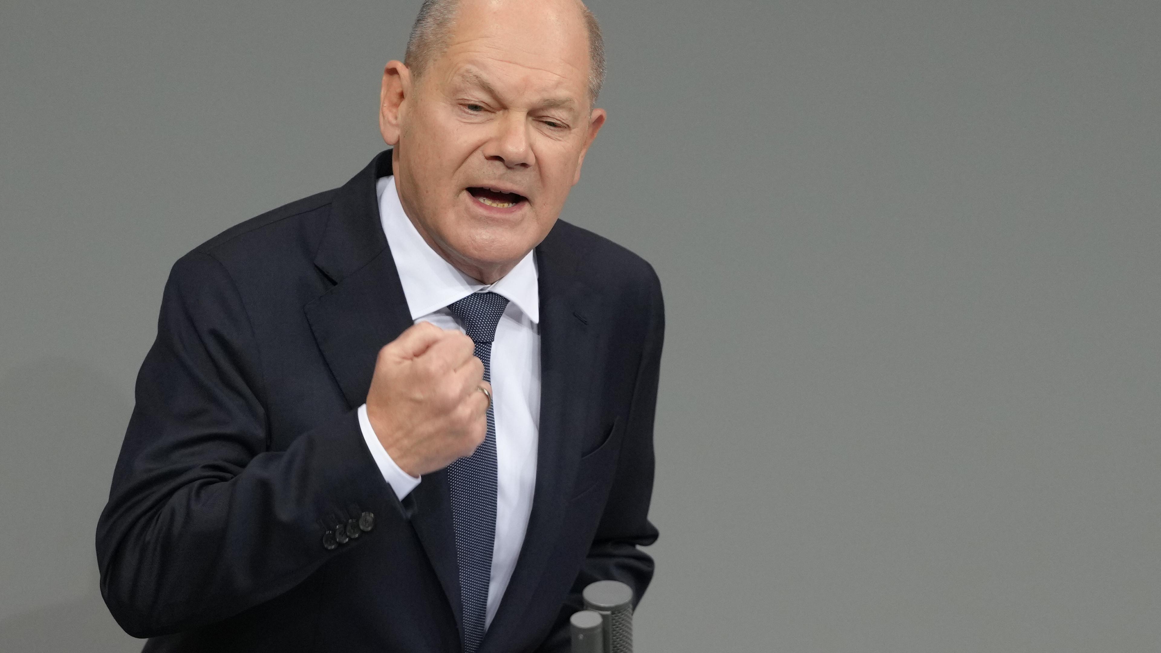 Olaf Scholz hält Rede im Bundestag