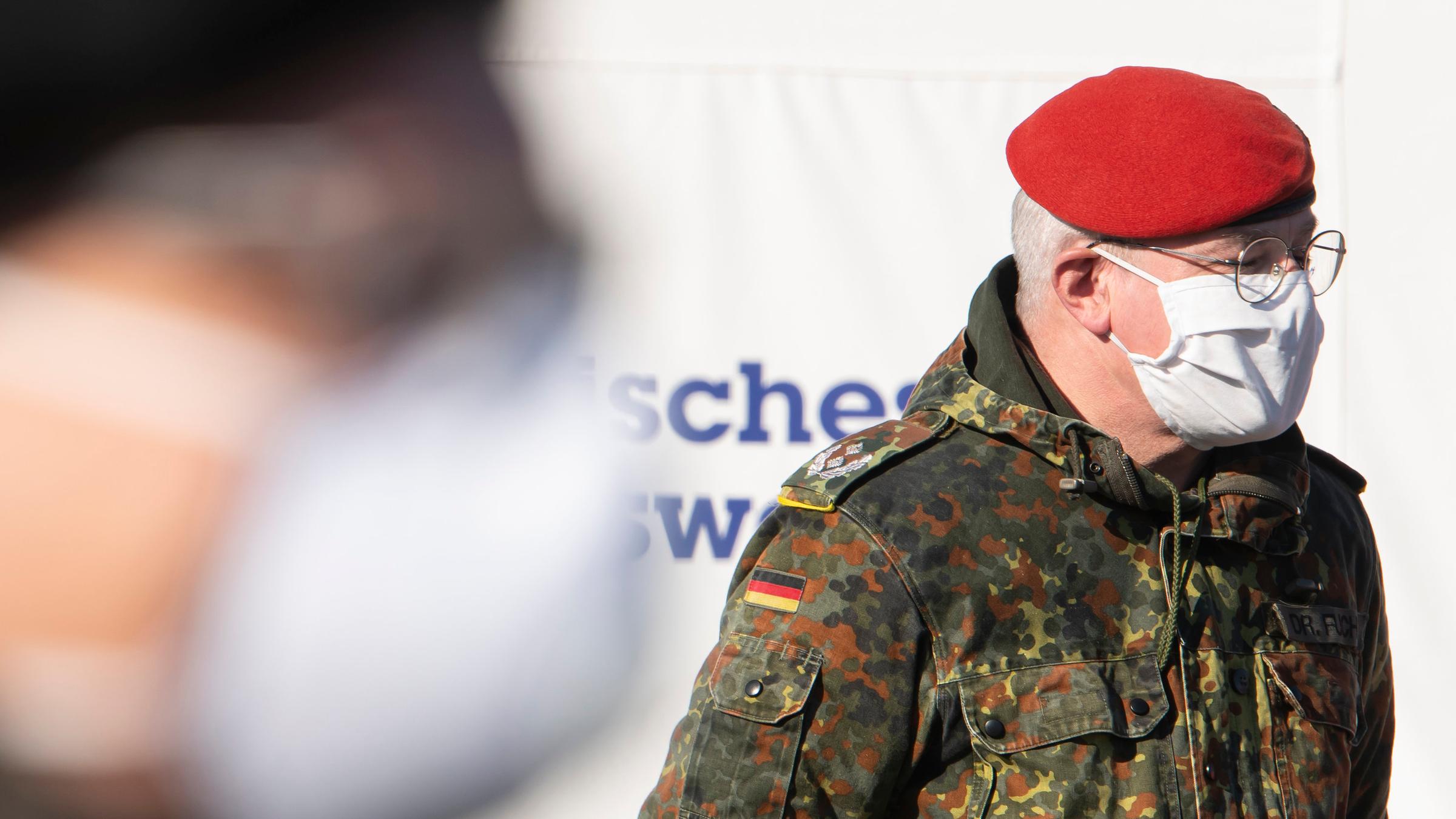 Corona Krise Bundeswehr Verschiebt Grundausbildung Zdfheute