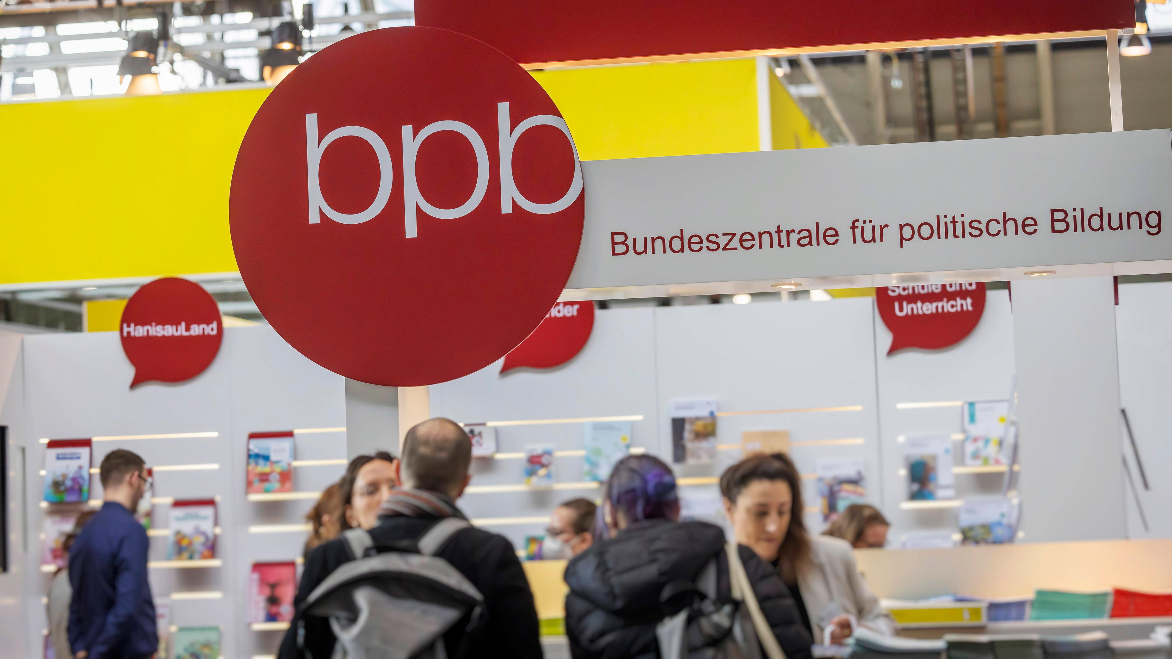 Kürzung Bei Bpb: Was Ist Der Ampel Politische Bildung Wert? - ZDFheute