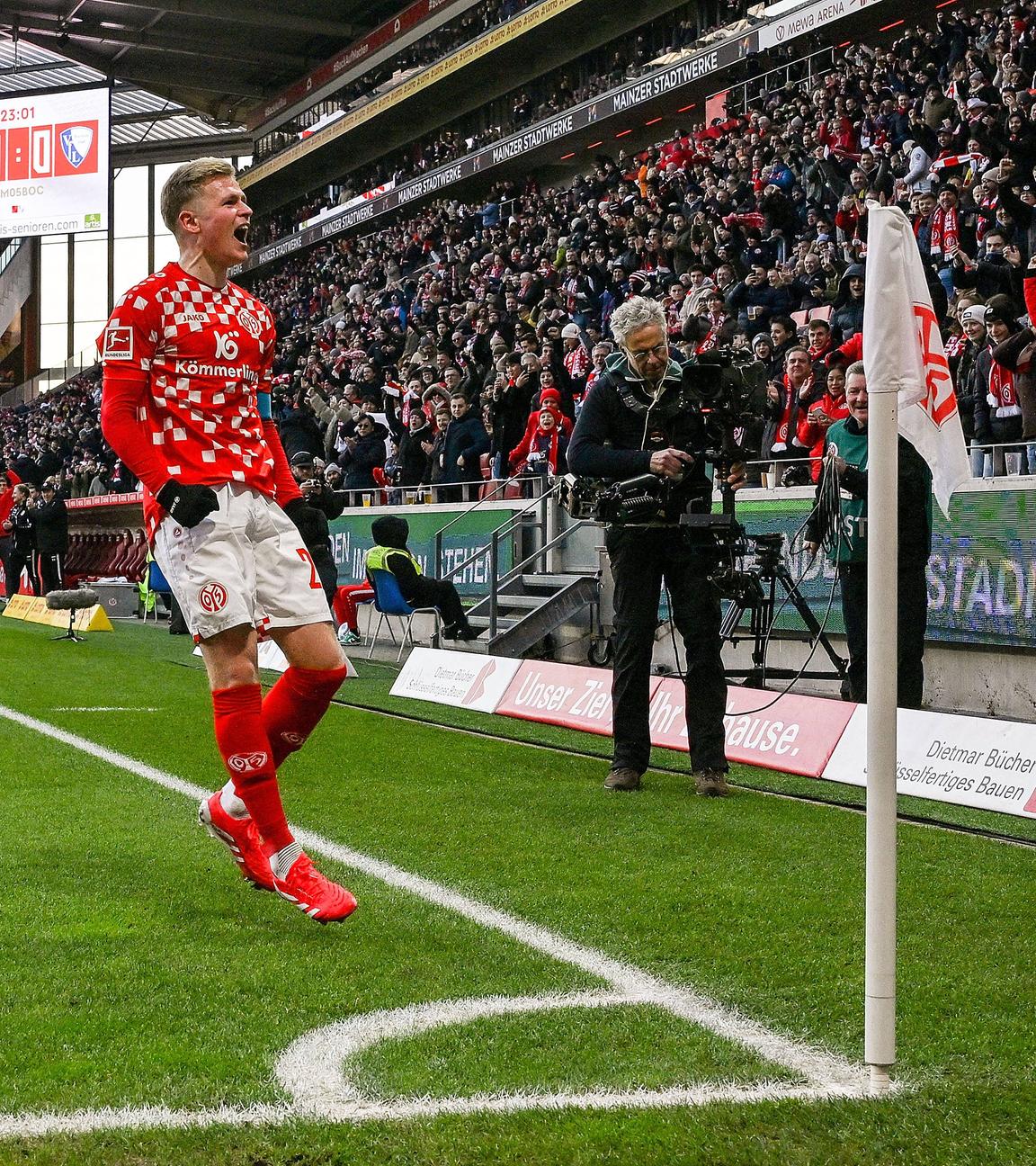 Fußball-Bundesliga: Jonathan Burkardt (FSV Mainz 05) feiert sein Tor zum 1:0 gegen den VfL Bochum