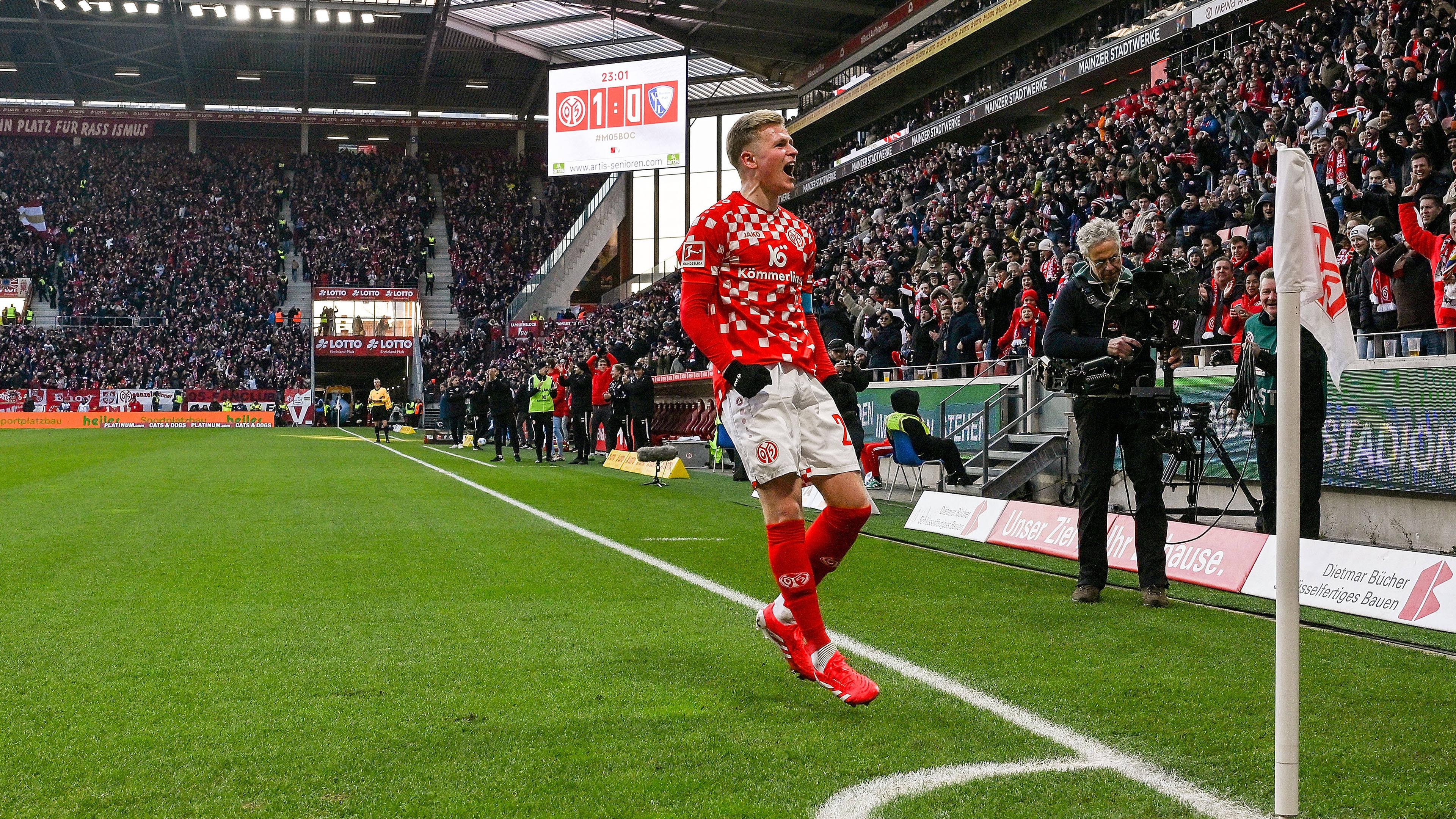 Fußball-Bundesliga: Jonathan Burkardt (FSV Mainz 05) feiert sein Tor zum 1:0 gegen den VfL Bochum