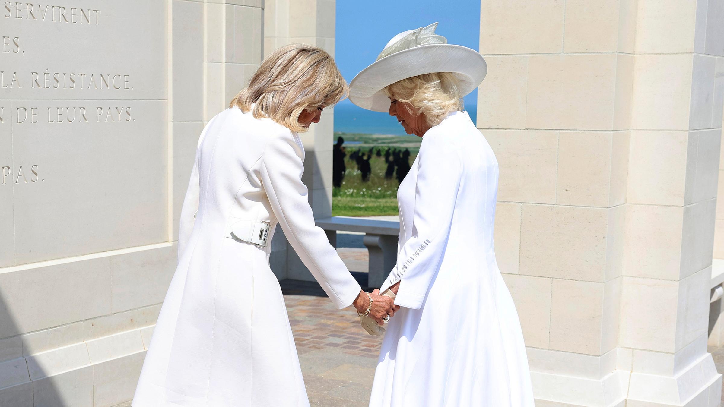 Brigitte Macron und Königin Camilla beim D-Day-Gedenken in der Normandie.