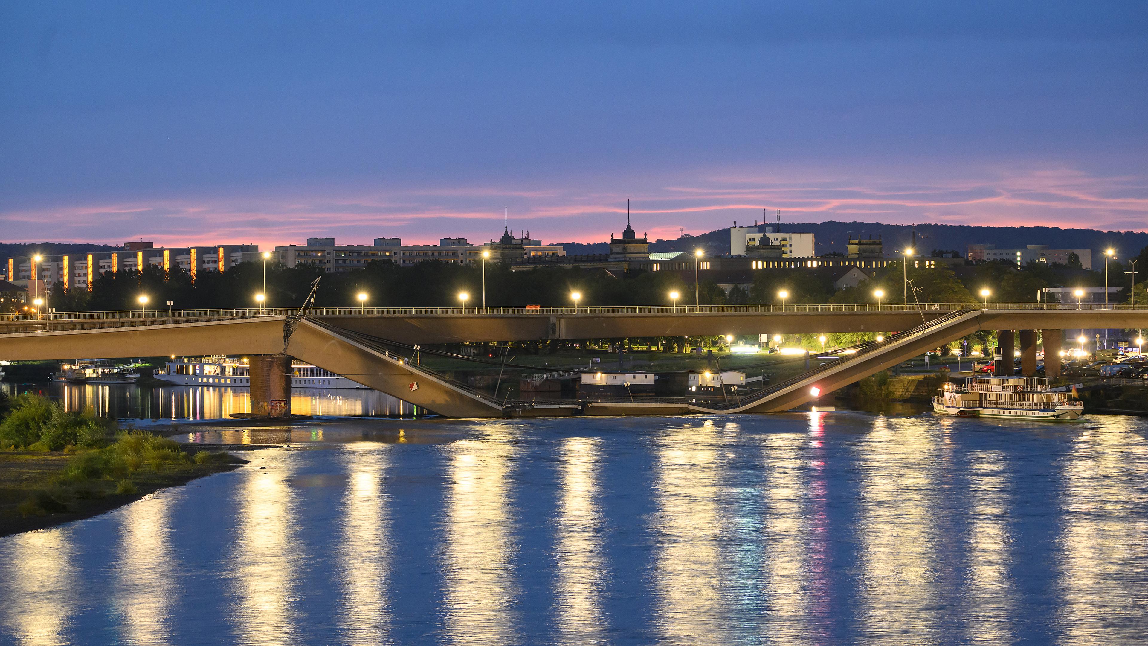 Teile der Carolabrücke in Dresden eingestürzt, aufgenommen am 11.09.2024