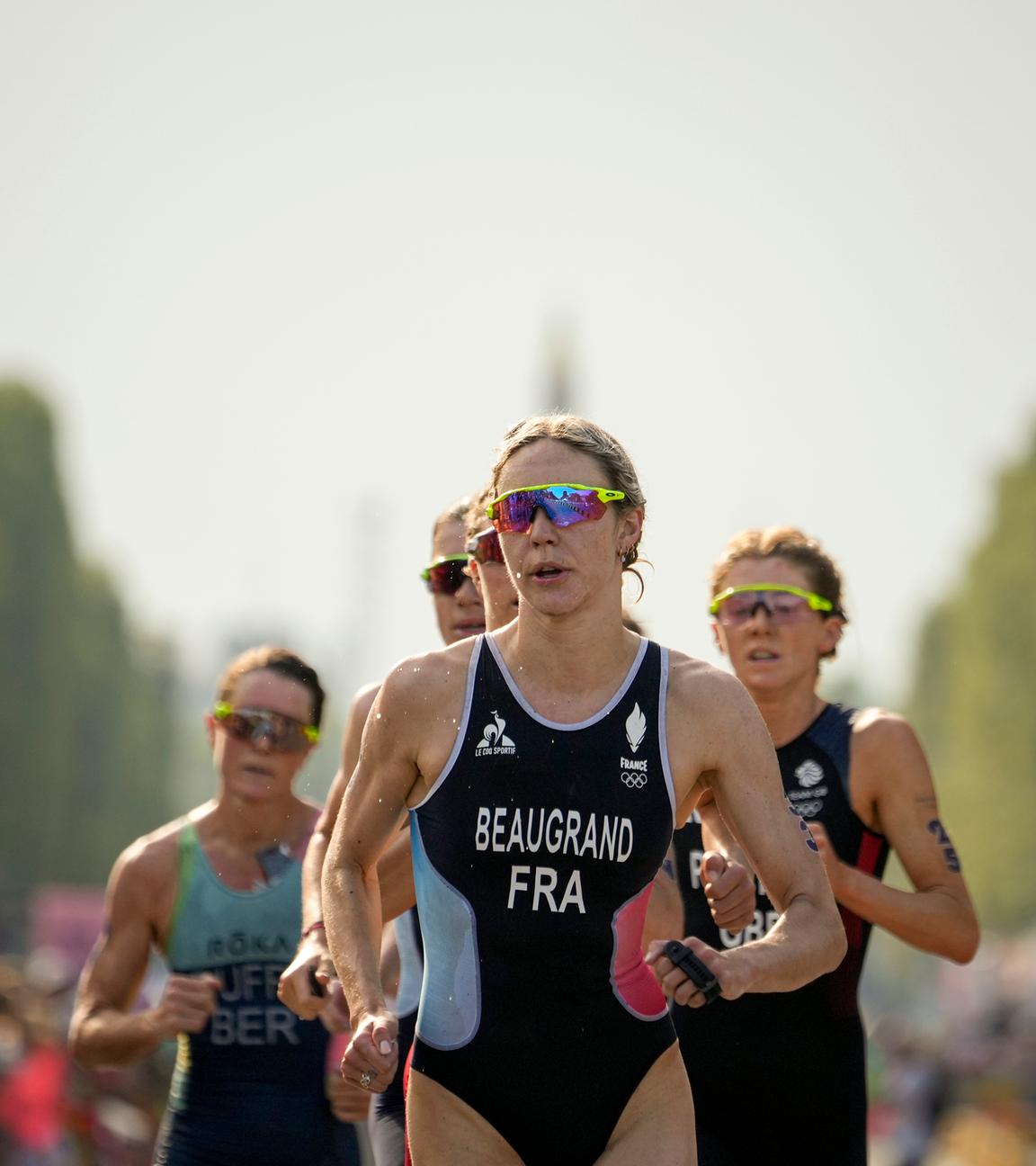 Cassandre Beaugrand aus Frankreich gewinnt Gold beim Triathlon.