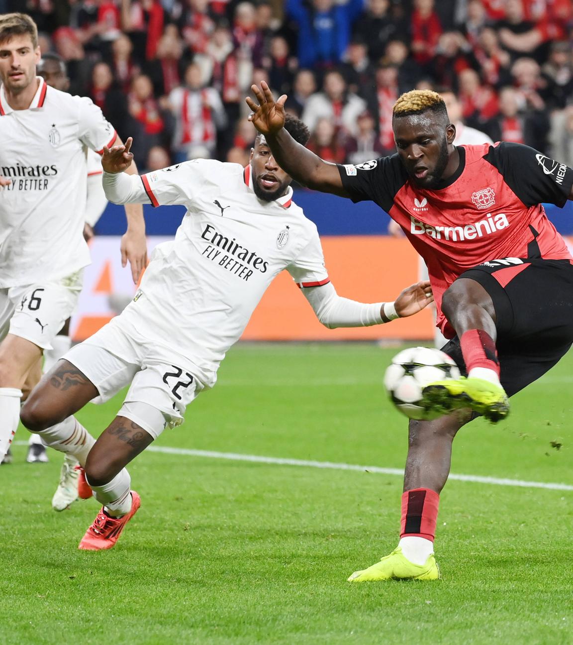 Victor Boniface von Bayer 04 Leverkusen erzielt das Siegtor zum 1:0 gegen den AC Mailand bei der Champions League.