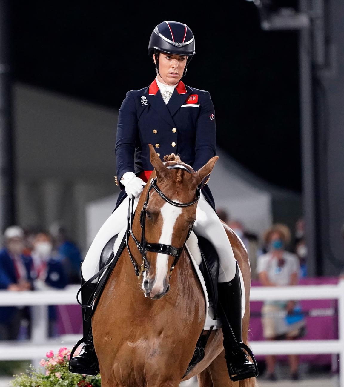Die britische Dressurreiterin Charlotte Dujardin bei den Olympischen Spielen 2021 in Tokio.