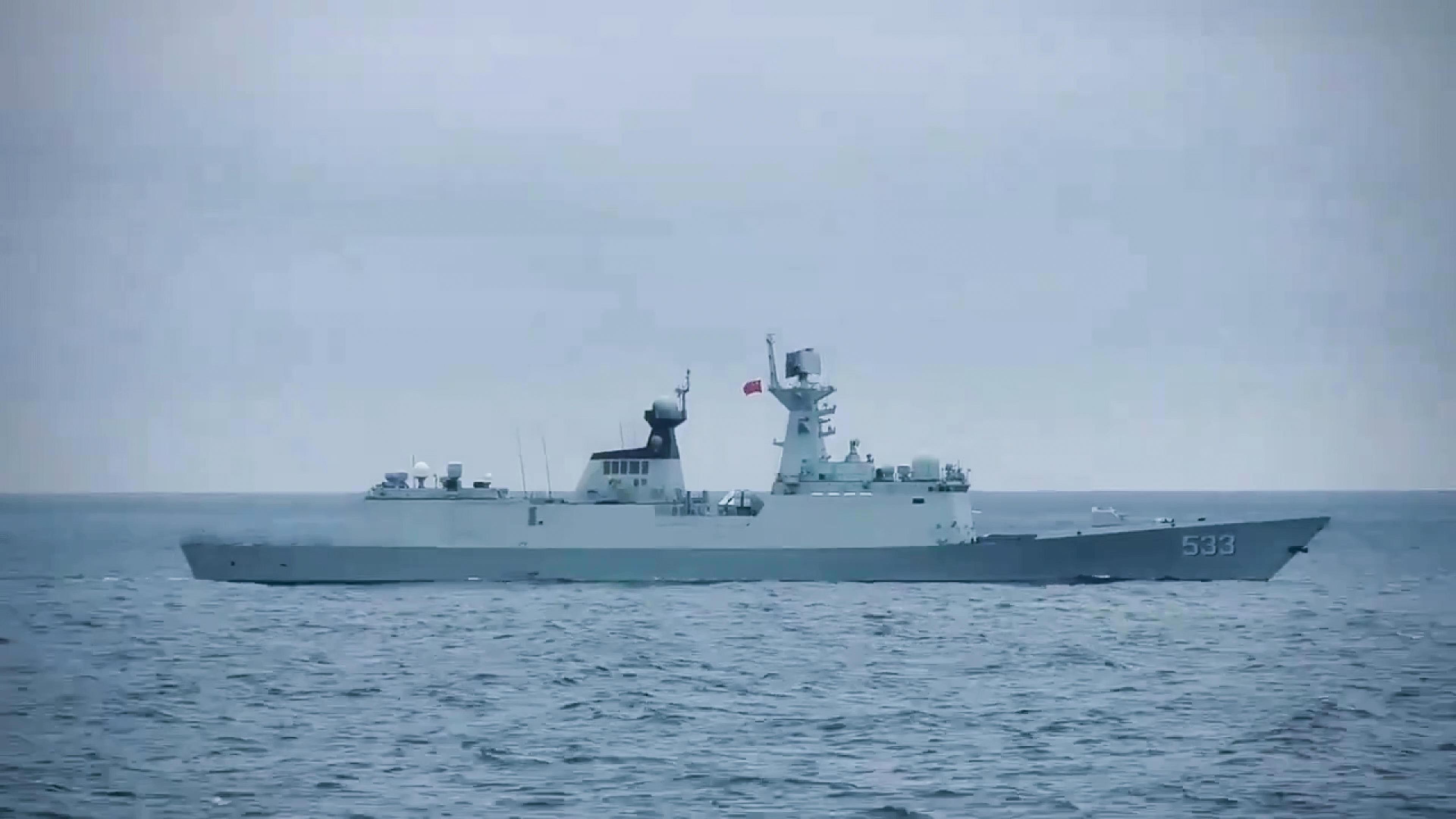 Ein chinesisches Kriegsschiff im Meer vor Taiwan.