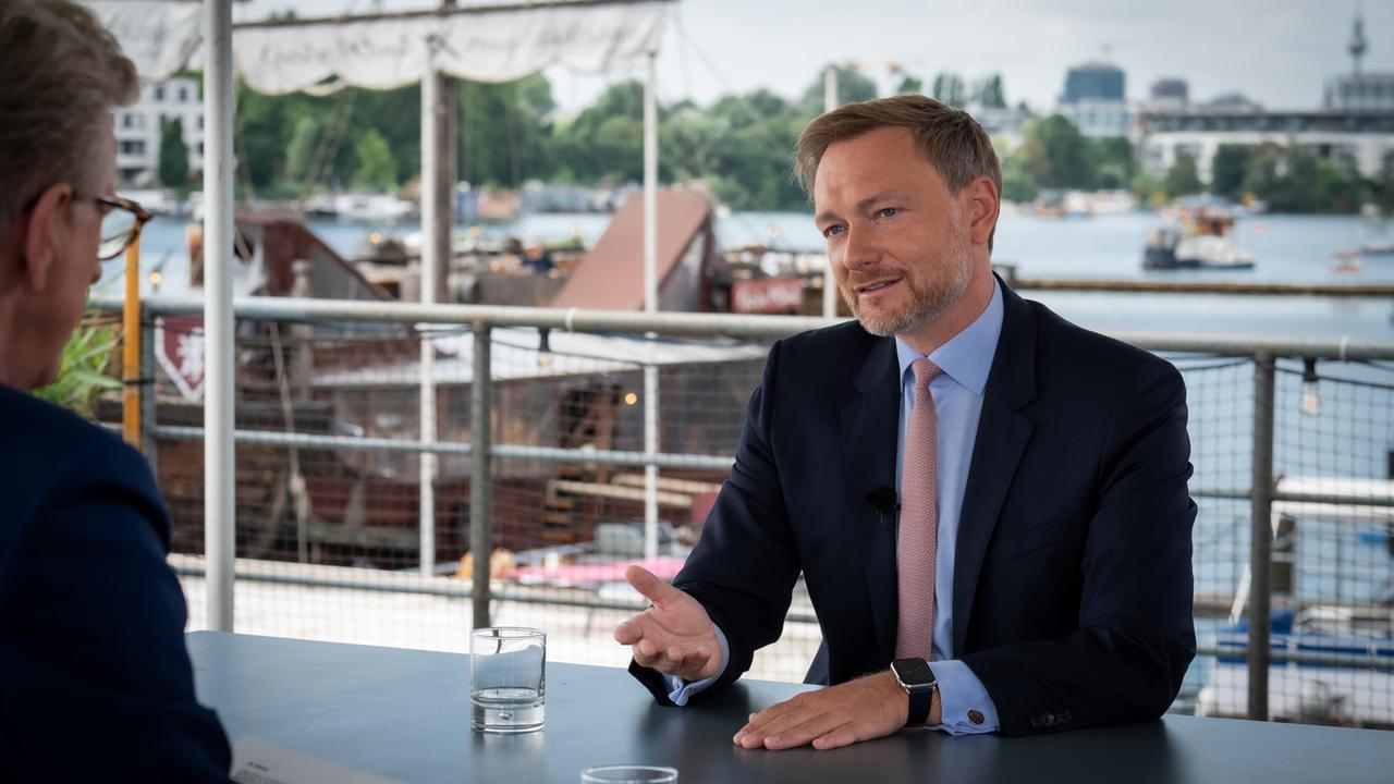 Lindner fordert "großzügige" Evakuierungen