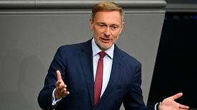 Menteri Keuangan Christian Lindner bertugas di Bundestag.