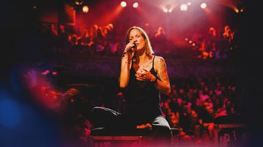 Pop Around The Clock - Christina Stürmer: Mtv Unplugged In Wien