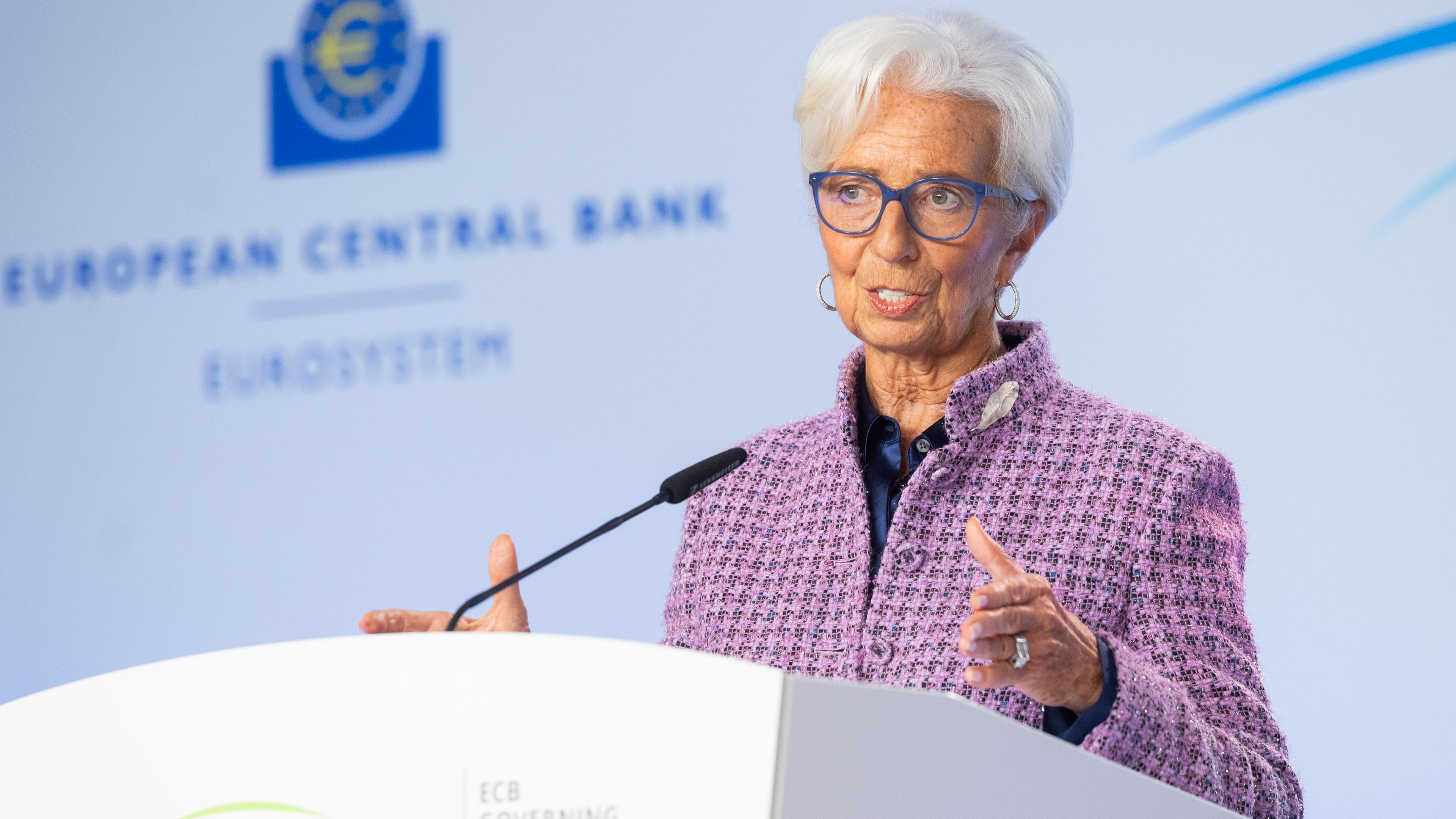 EZB-Chefin Christine Lagarde spricht auf einer Pressekonferenz im Schloss Brdo