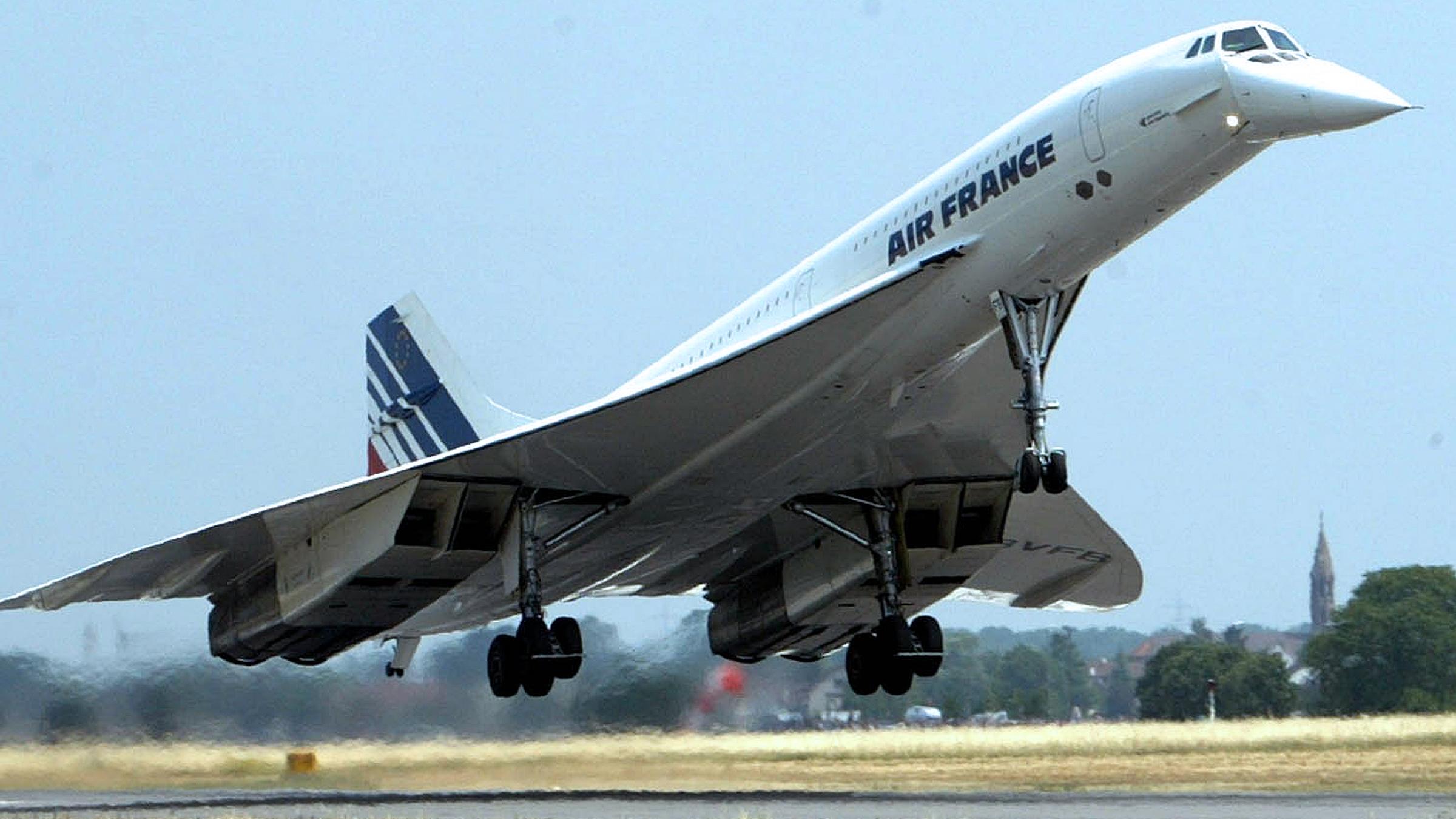 Высокий самолет. Concorde last Flight. Кристиан Марти пилот. Конкорд последний полет. Конкорд фото.