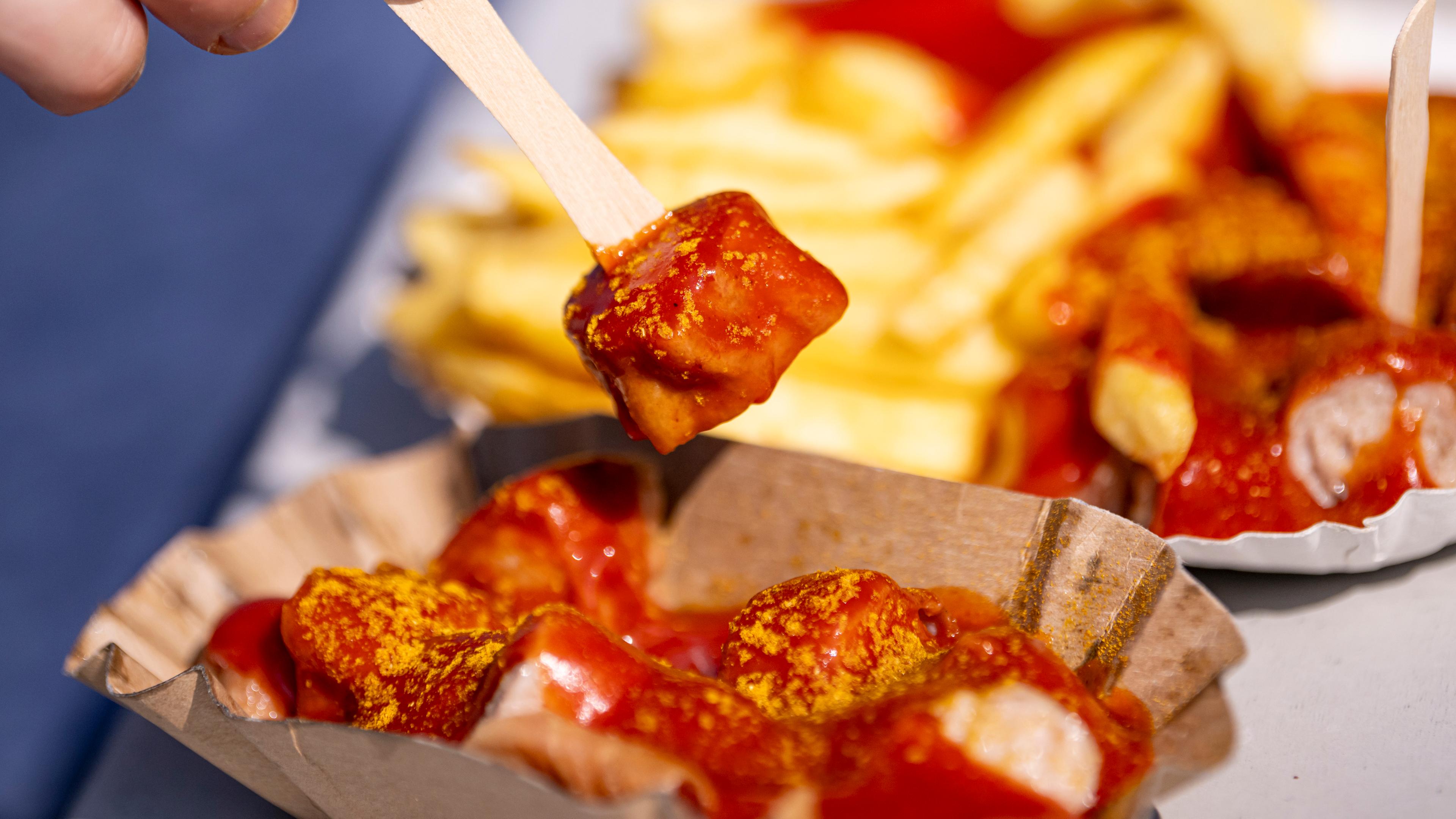 Currywurst im Schälchen