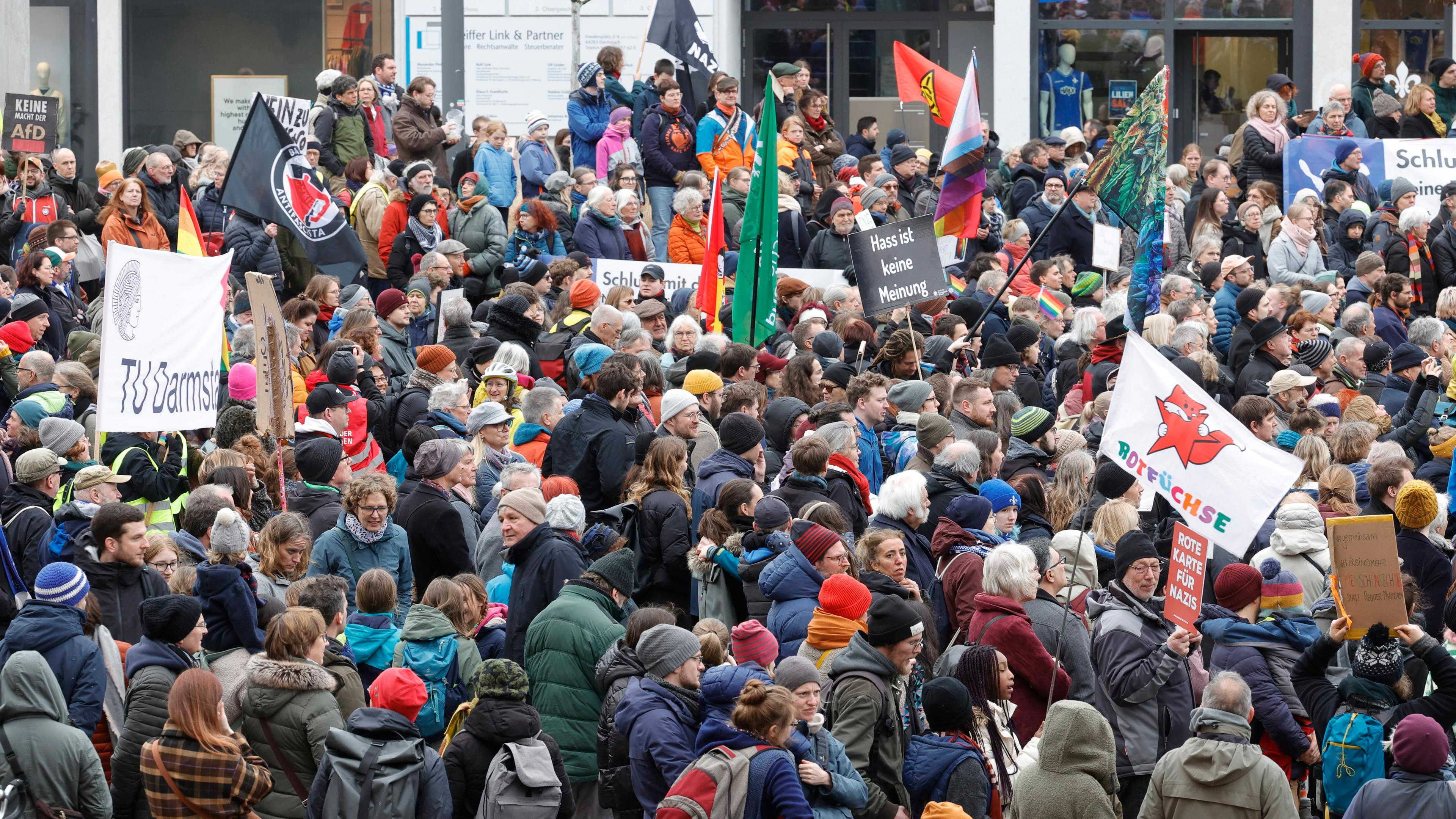 Demos Gegen Rechtsextremismus In Vielen Deutschen Städten - ZDFheute