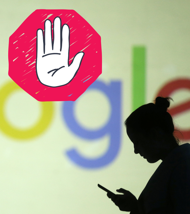 Schwarze Silhouetten stehen vor Google-Logo, dazwischen Warnschild