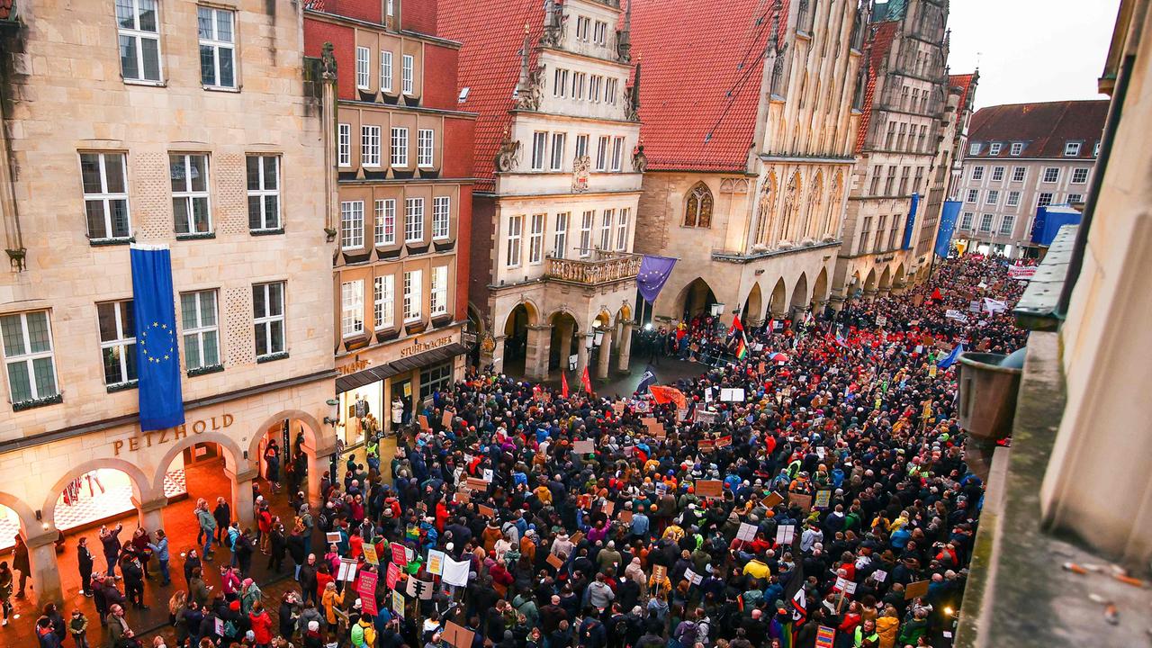 Demos Gegen Rechtsextremismus: Protest In Münster Gegen Die AfD - ZDFheute