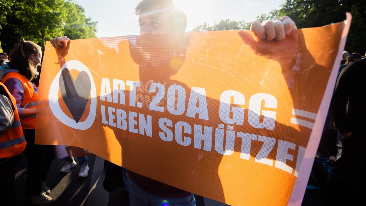 Trotz Razzia: "Letzte Generation" Will Proteste Ausweiten - ZDFheute