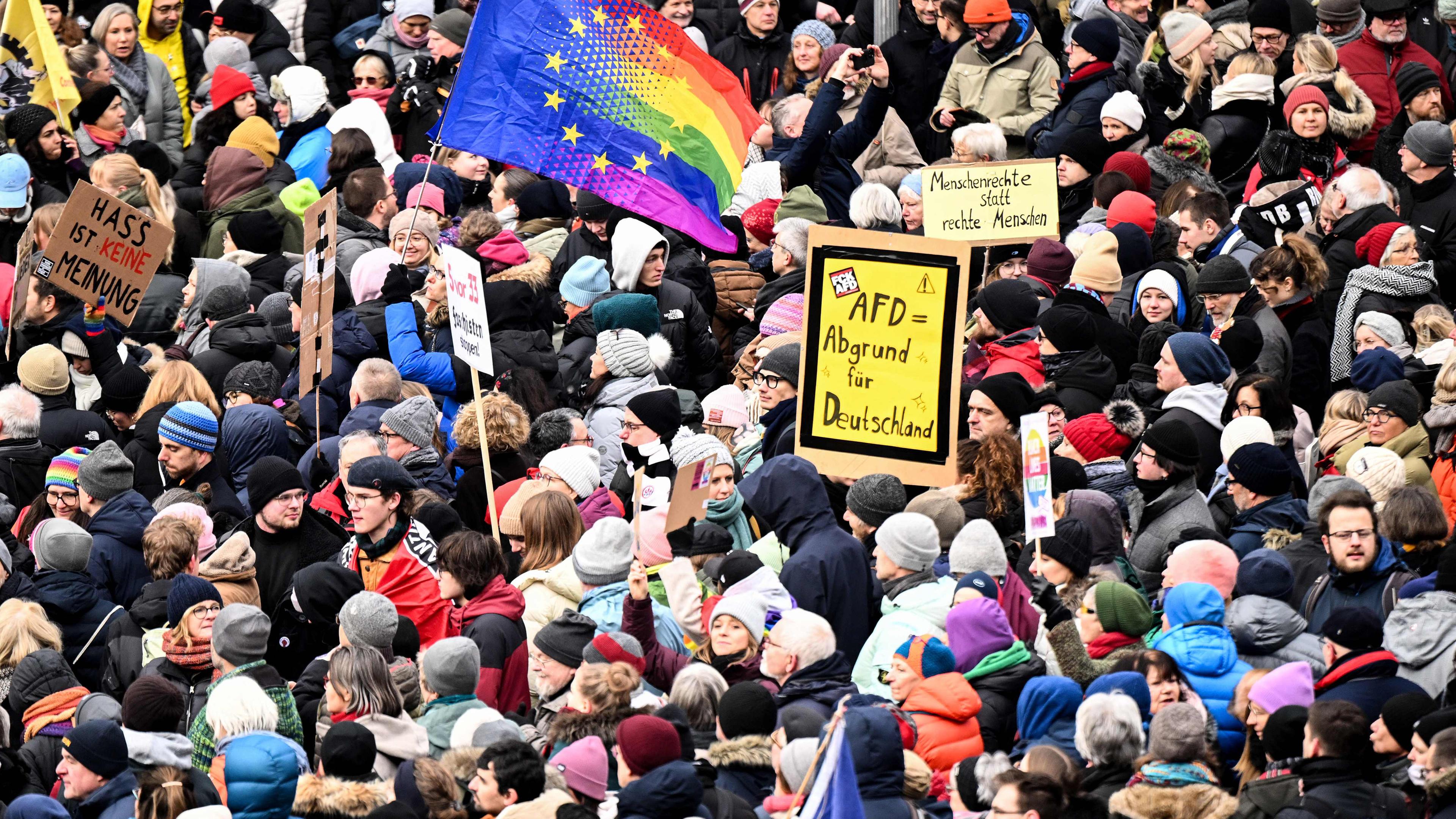 Hunderttausende Demonstrieren Gegen Rechtsextremismus - ZDFheute