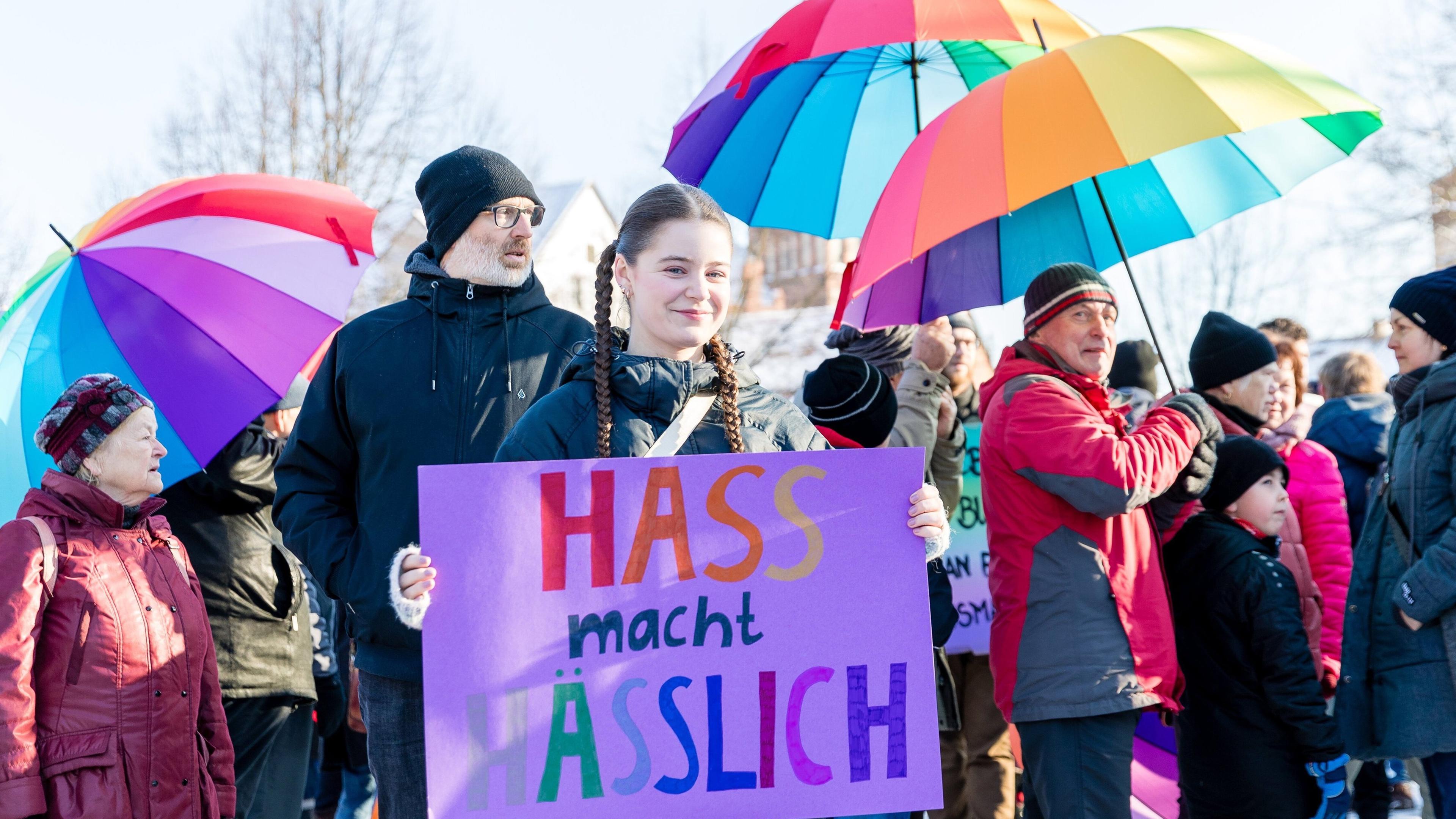 Gegen Rechtsextremismus: An Diesen Orten Gibt Es Proteste - ZDFheute