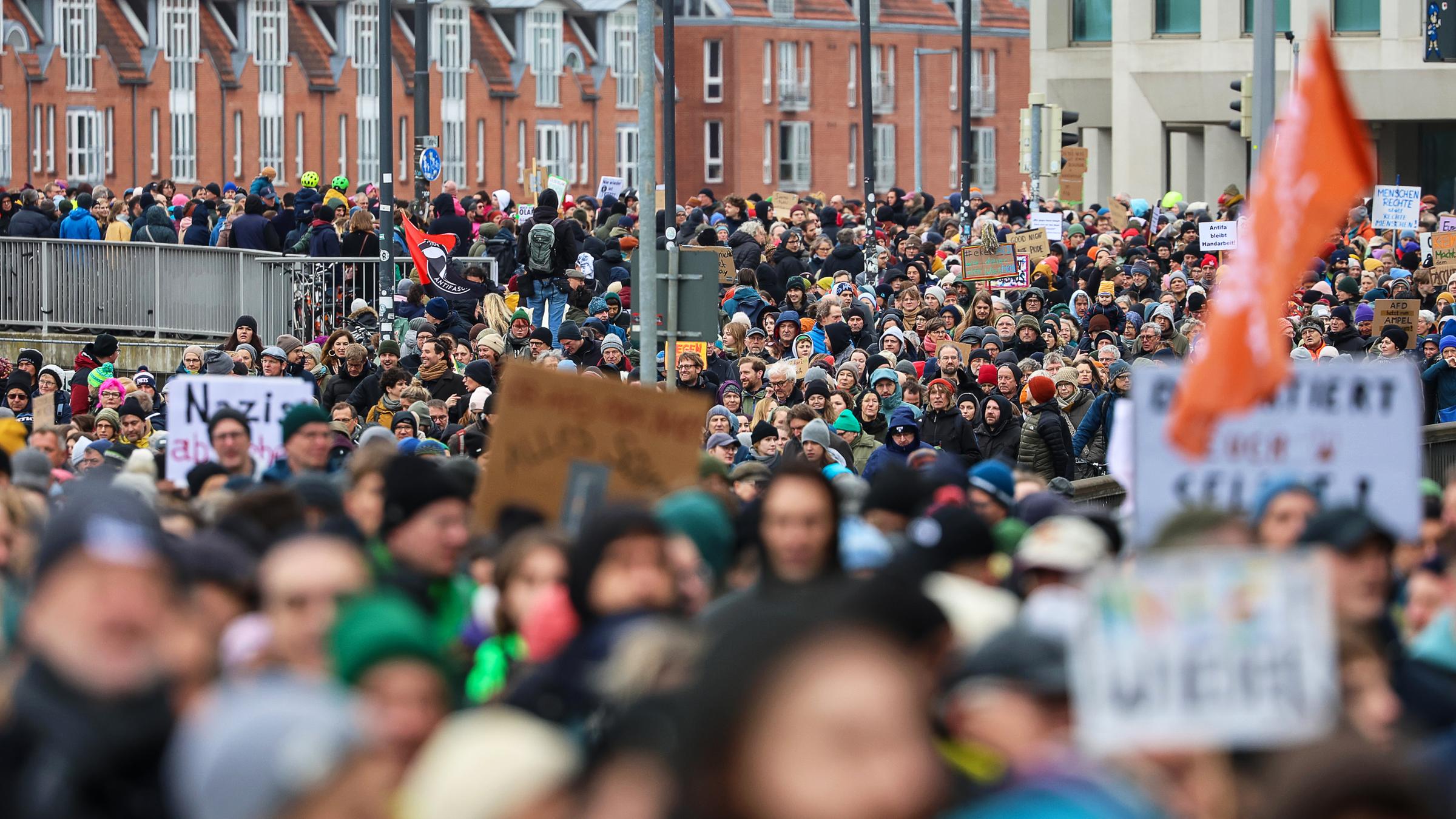 Demonstrationen Gegen Rechtsextremismus: Demonstrationen Gegen ...