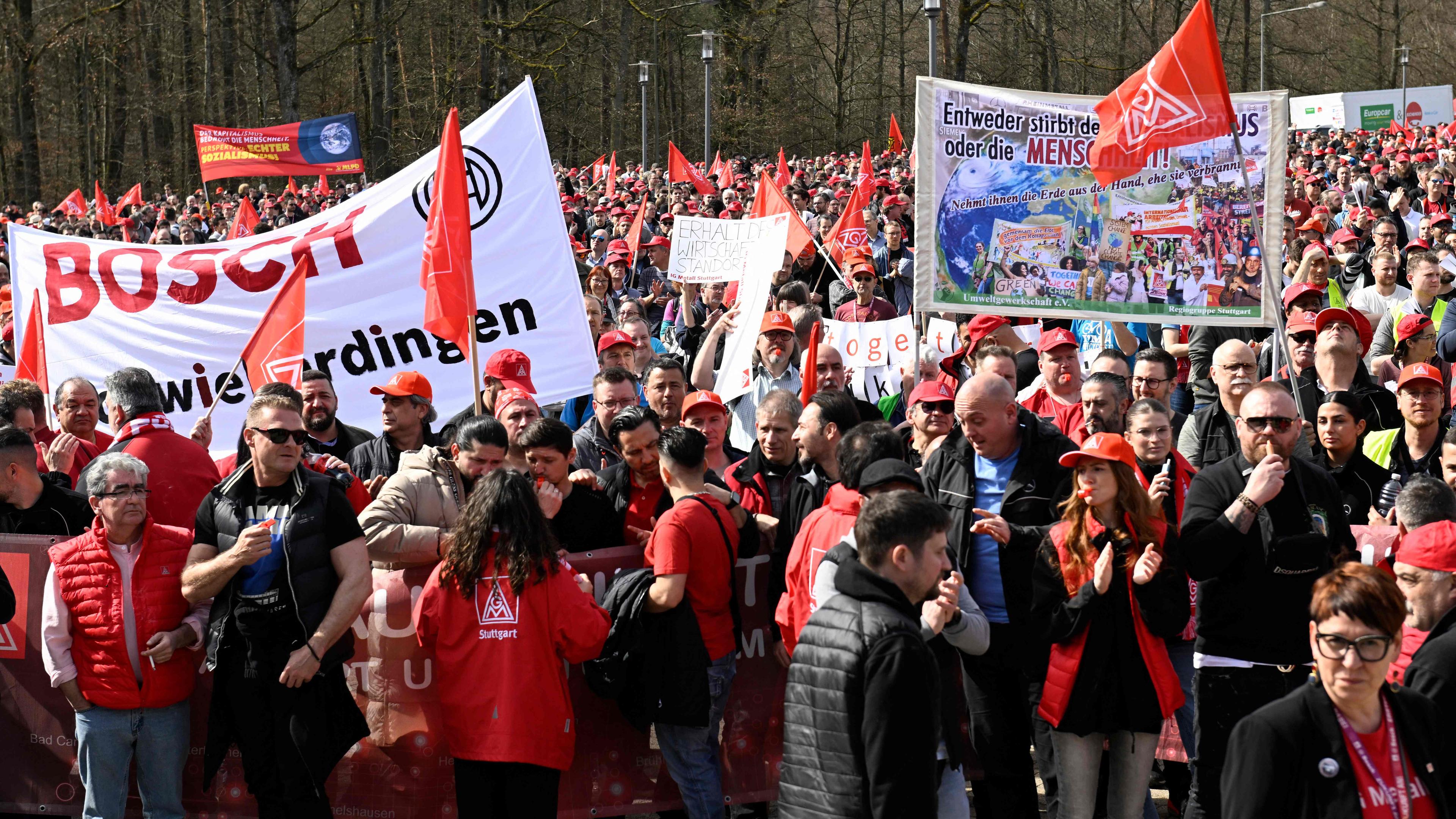 Demonstrationen gegen Sparpläne bei Bosch.