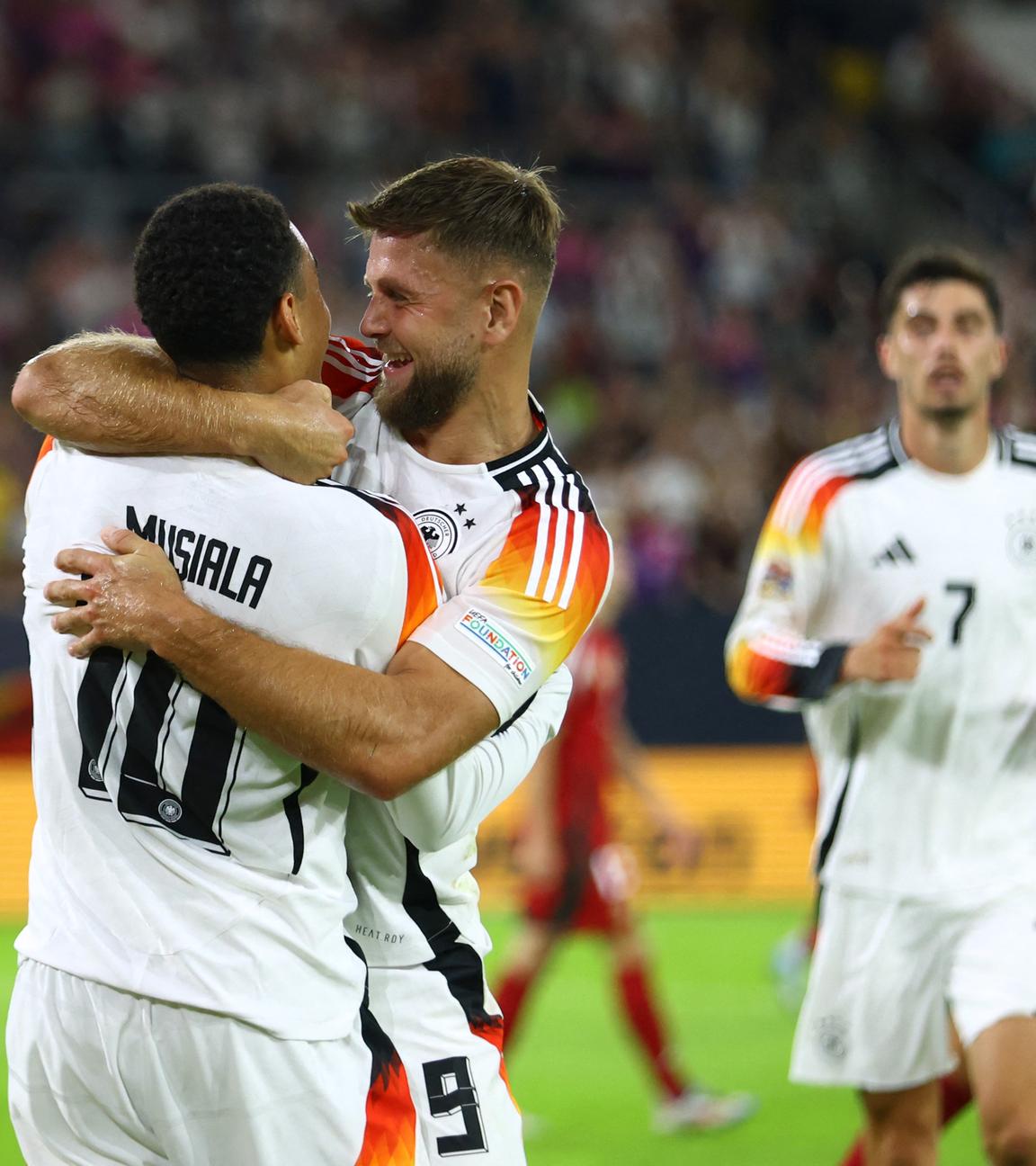 Niclas Füllkrug und Jamal Musiala beim Torjubel nach dem 1:0 für Deutschland in der Nations League gegen Ungarn, 7. September 2024.