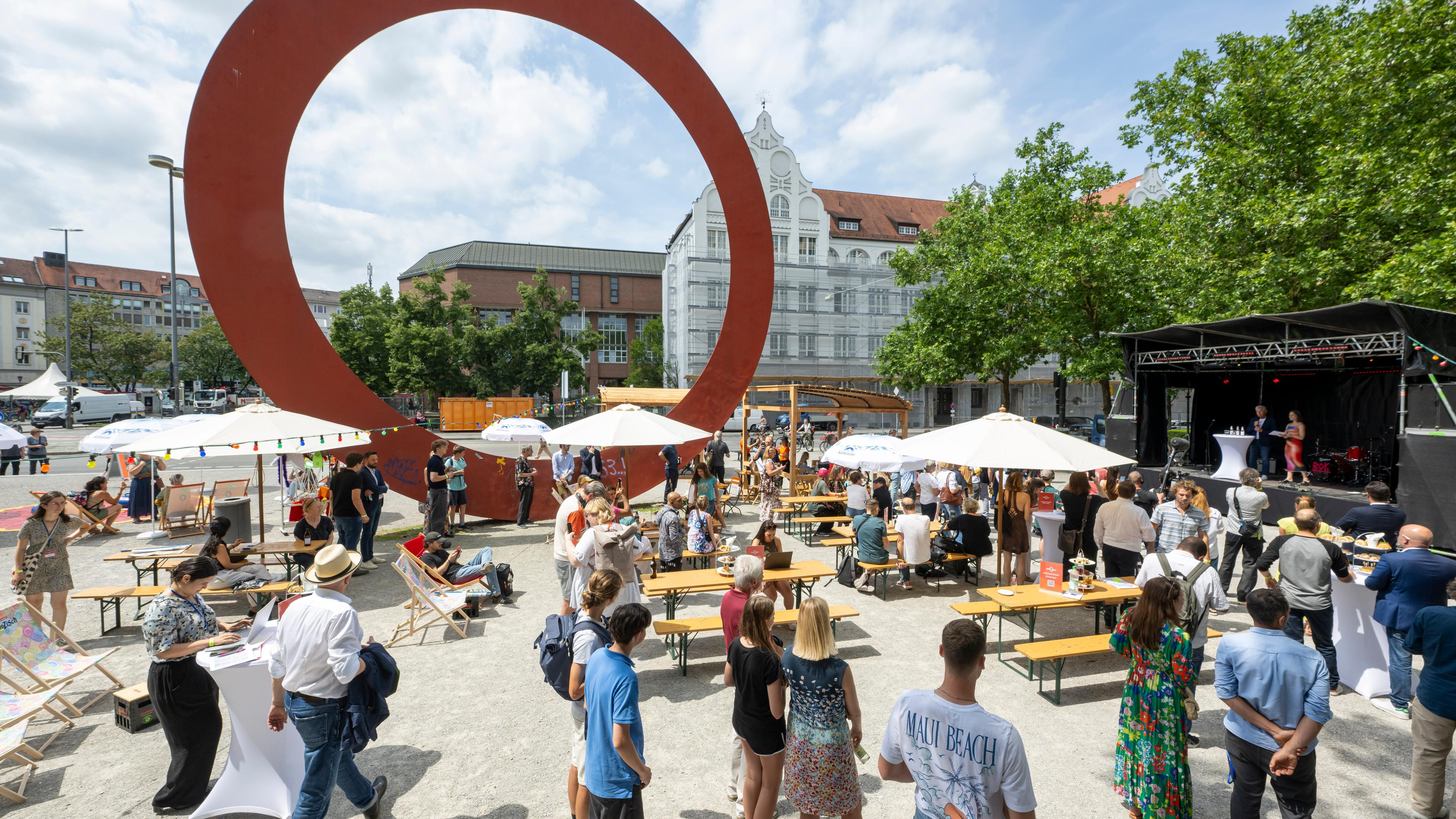 Eröffnung des ersten alkoholfreien Biergartens