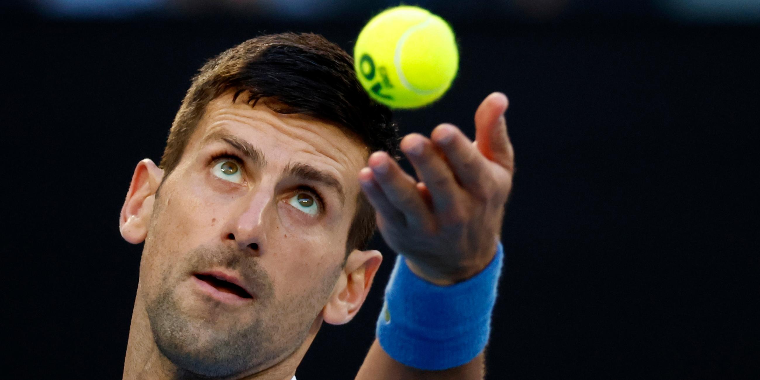 Novak Djokovic beim Aufschlagspiel