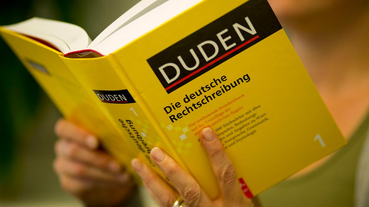 Wörterbuch: 3.000 Wörter stärker: Neuer Duden erscheint - ZDFheute