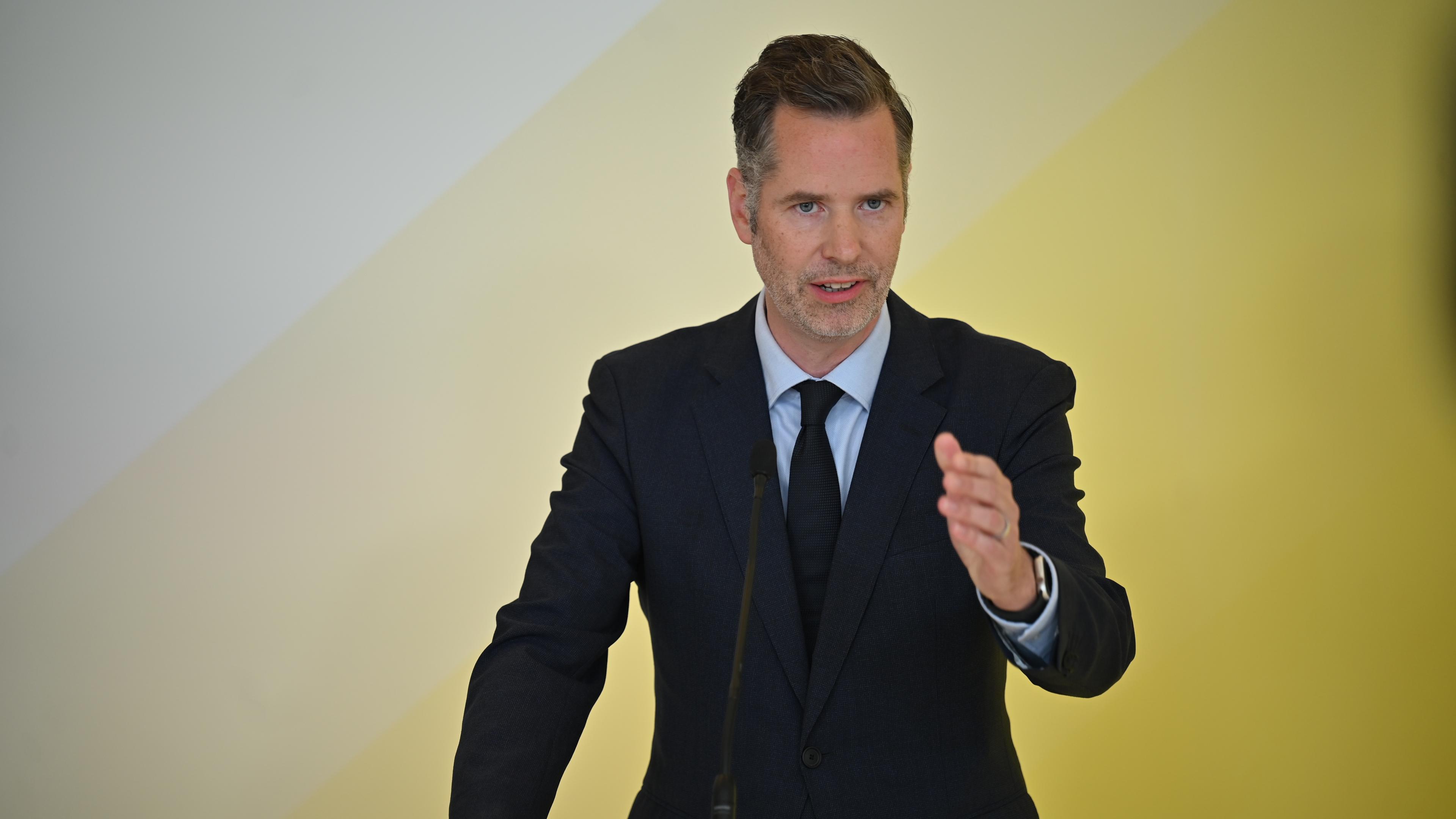 Christian Dürr, Vorsitzender der FDP-Bundestagsfraktion, gibt ein Pressestatement ab.