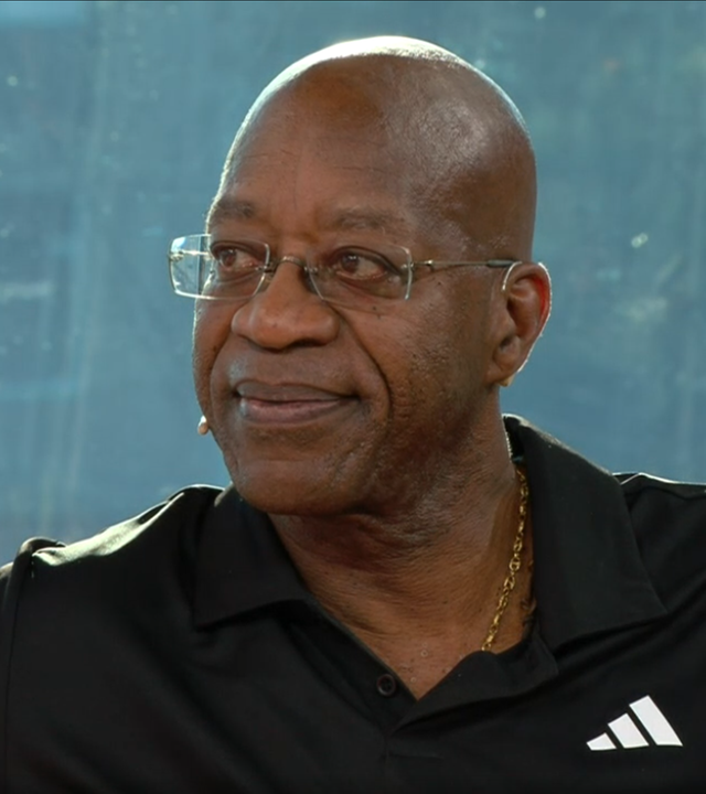 Die Hürdenlauf-Legende Edwin Moses beim Interview mit Katrin Müller-Hohenstein im Sportstudio in Paris.