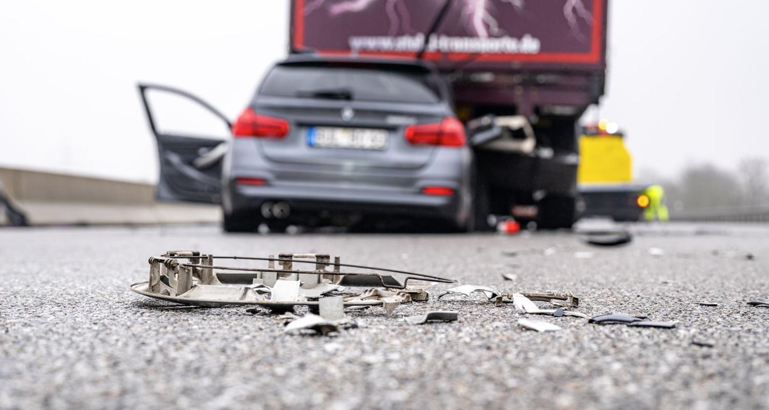 Unfall auf der A3 bei Regensburg wegen Eisglätte