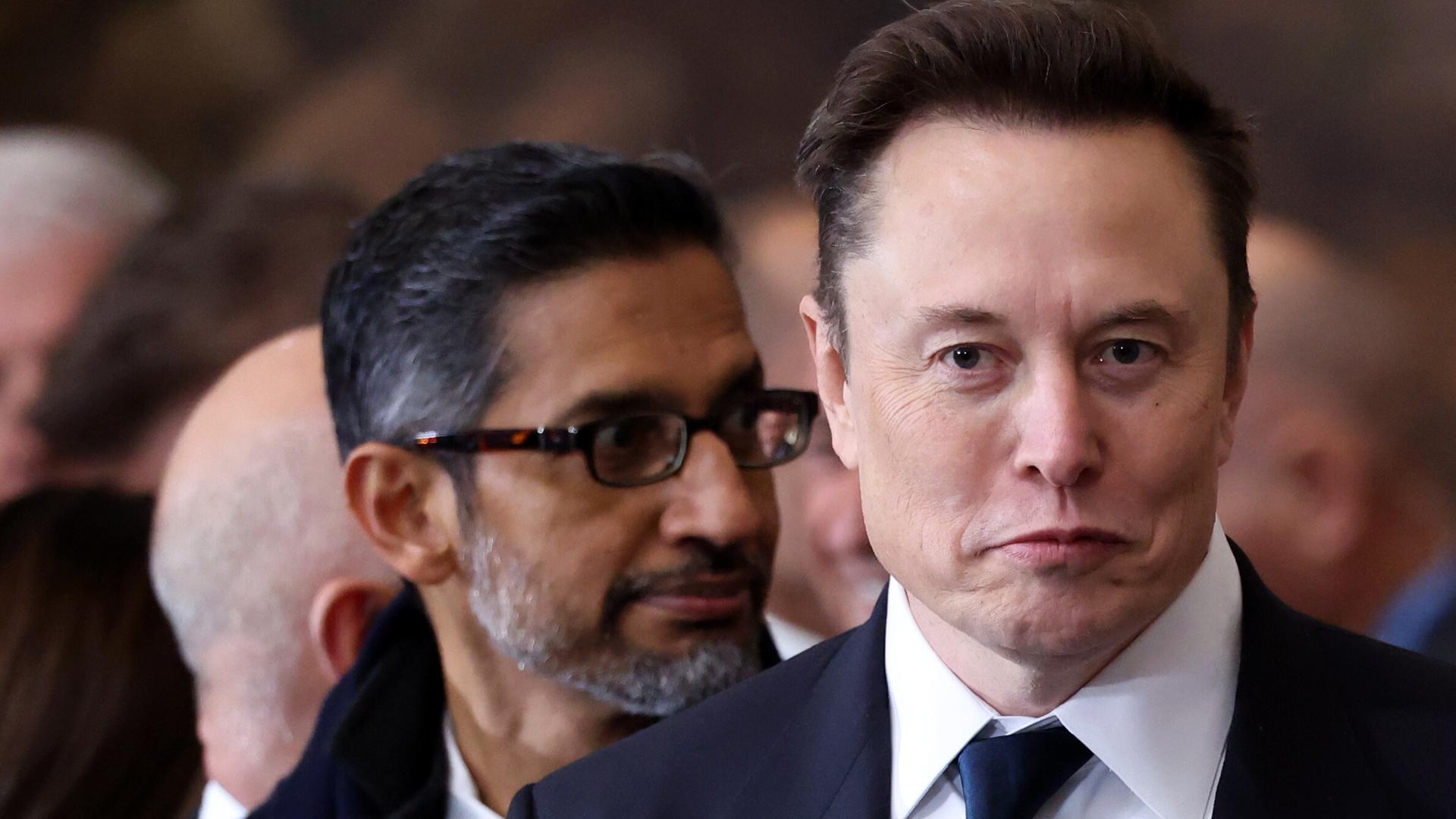 Elon Musk mit Sundar Pichai bei der Amtseinführung Trumps.