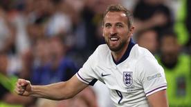 Der englische Fußballspieler Harry Kane feiert nach dem Sieg der englischen Mannschaft im Halbfinale gegen die Niederlande.