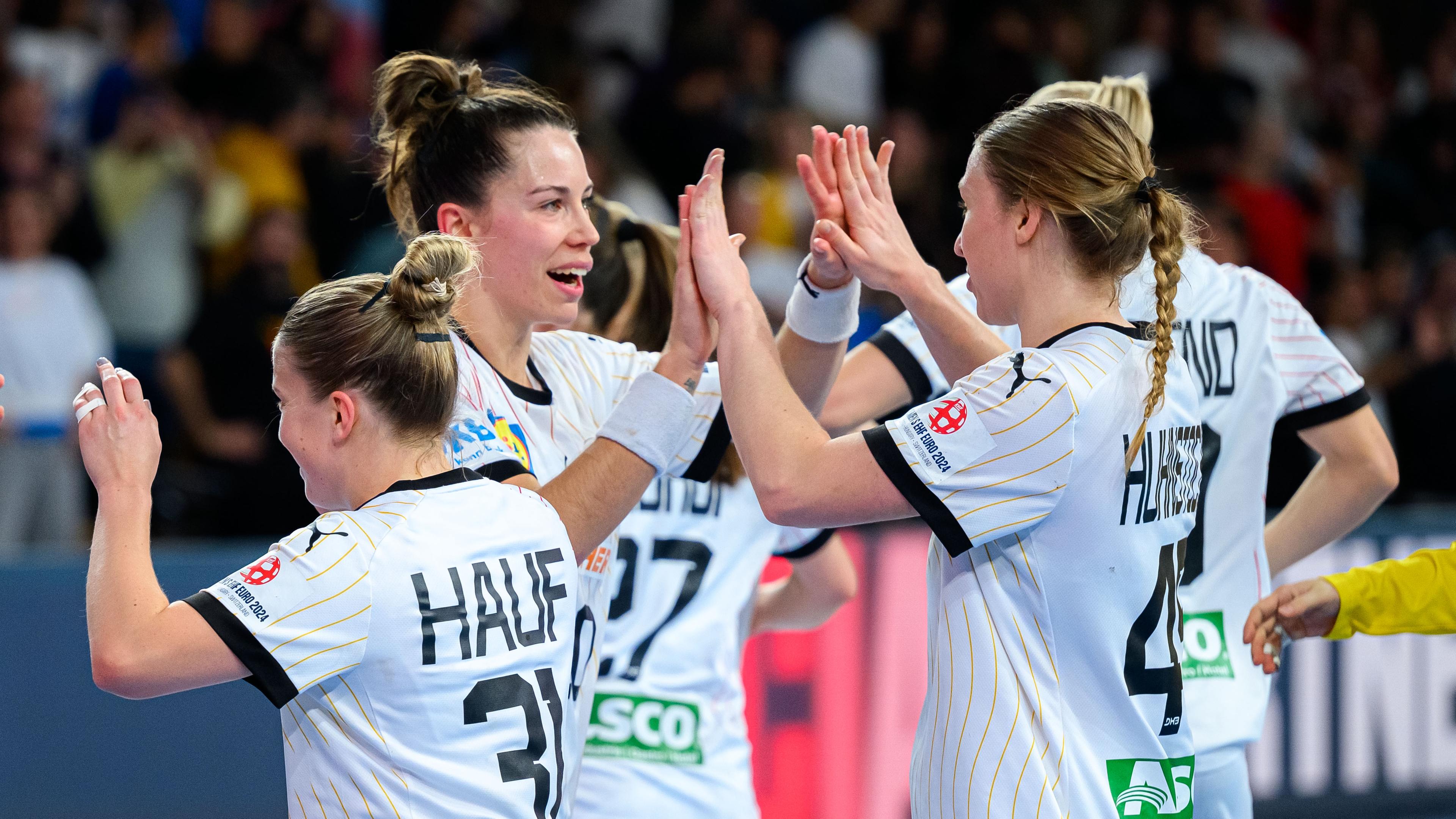 Handball-EM der Frauen: Island gegen Deutschland.