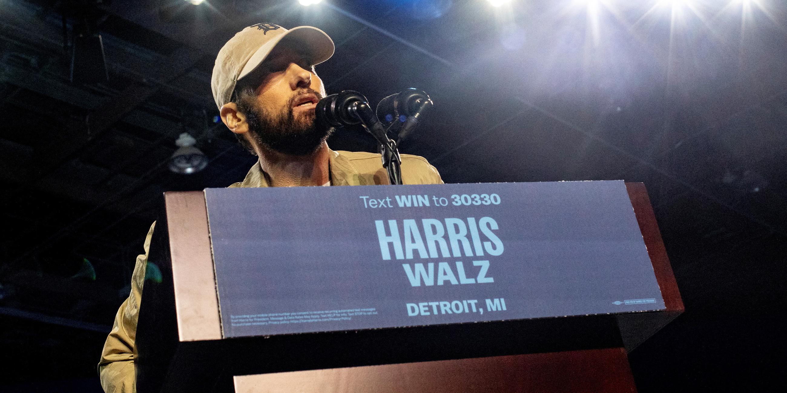 Eminem spricht bei einer Wahlkampfveranstaltung für die demokratische Präsidentschaftskandidatin und US-Vizepräsidentin Kamala Harris am 23.10.2024