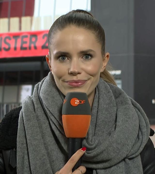 Lili Engels | ZDF-Reporterin in Leverkusen