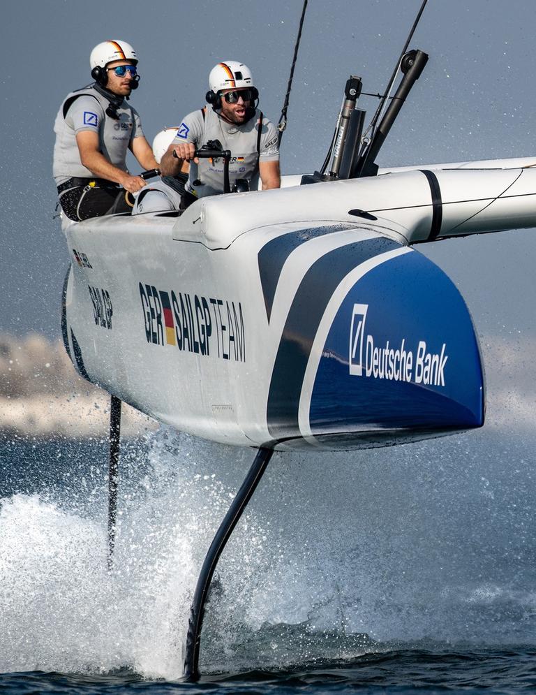 Der einzige deutsche SailGP-Fahrer Erik Heil (links)