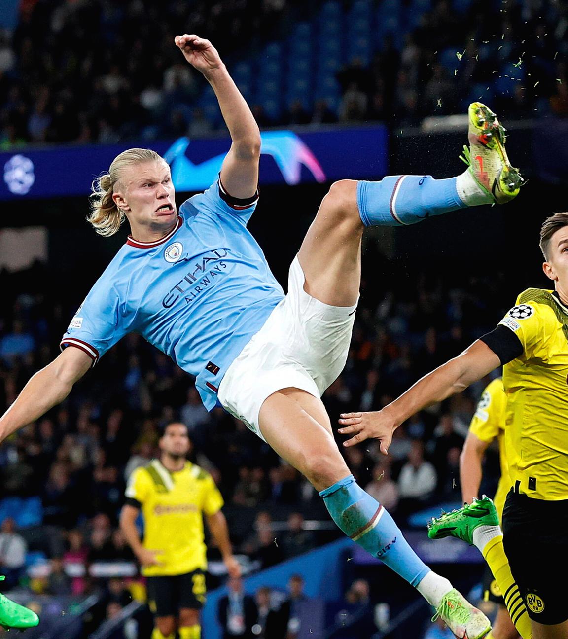 Erling Haaland von Manchester City trifft zum 2:1 gegen Dortmund am 14.09.2022 in Manchester.