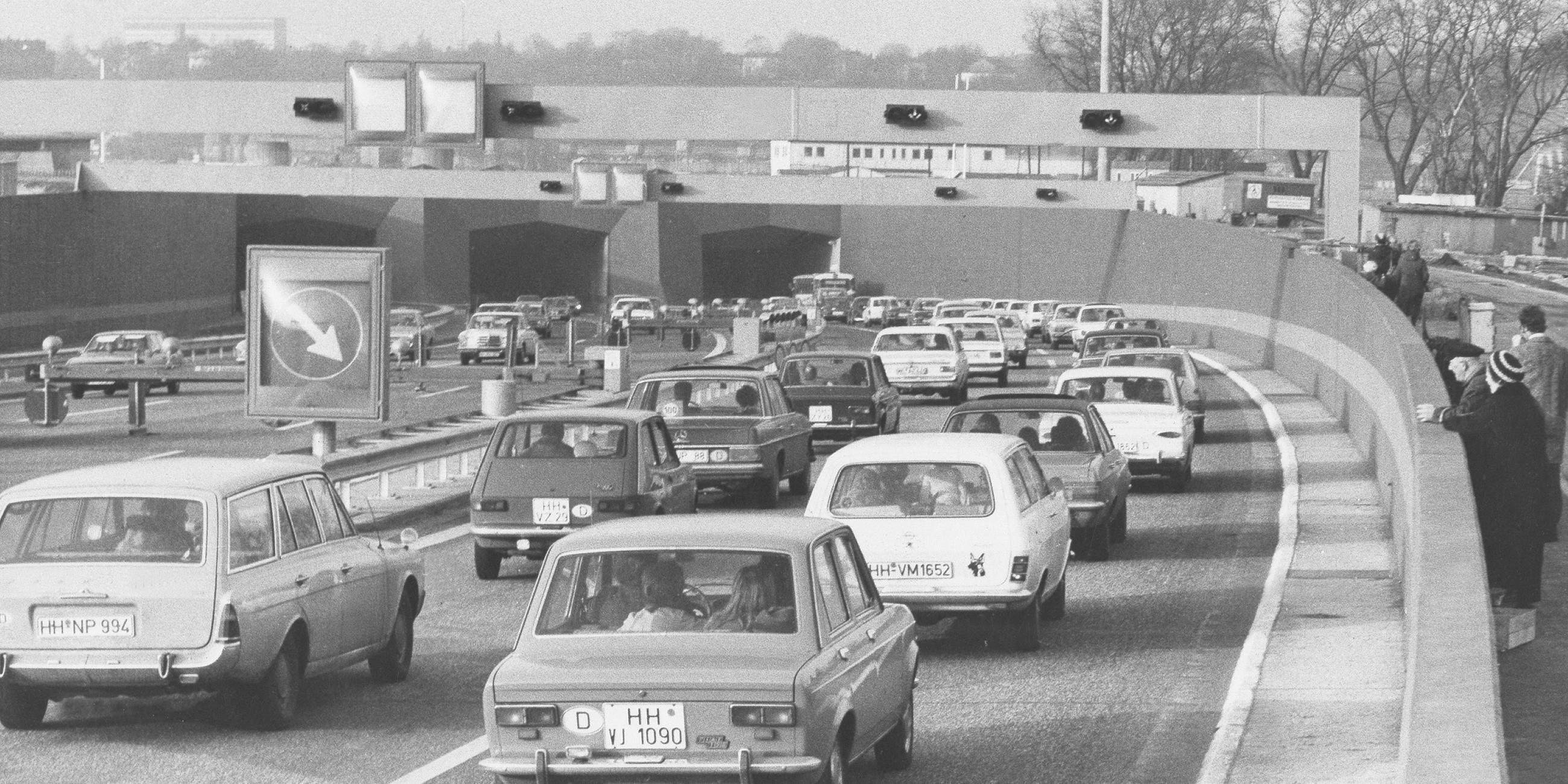 Verkehr vor dem Elbtunnel - 1975