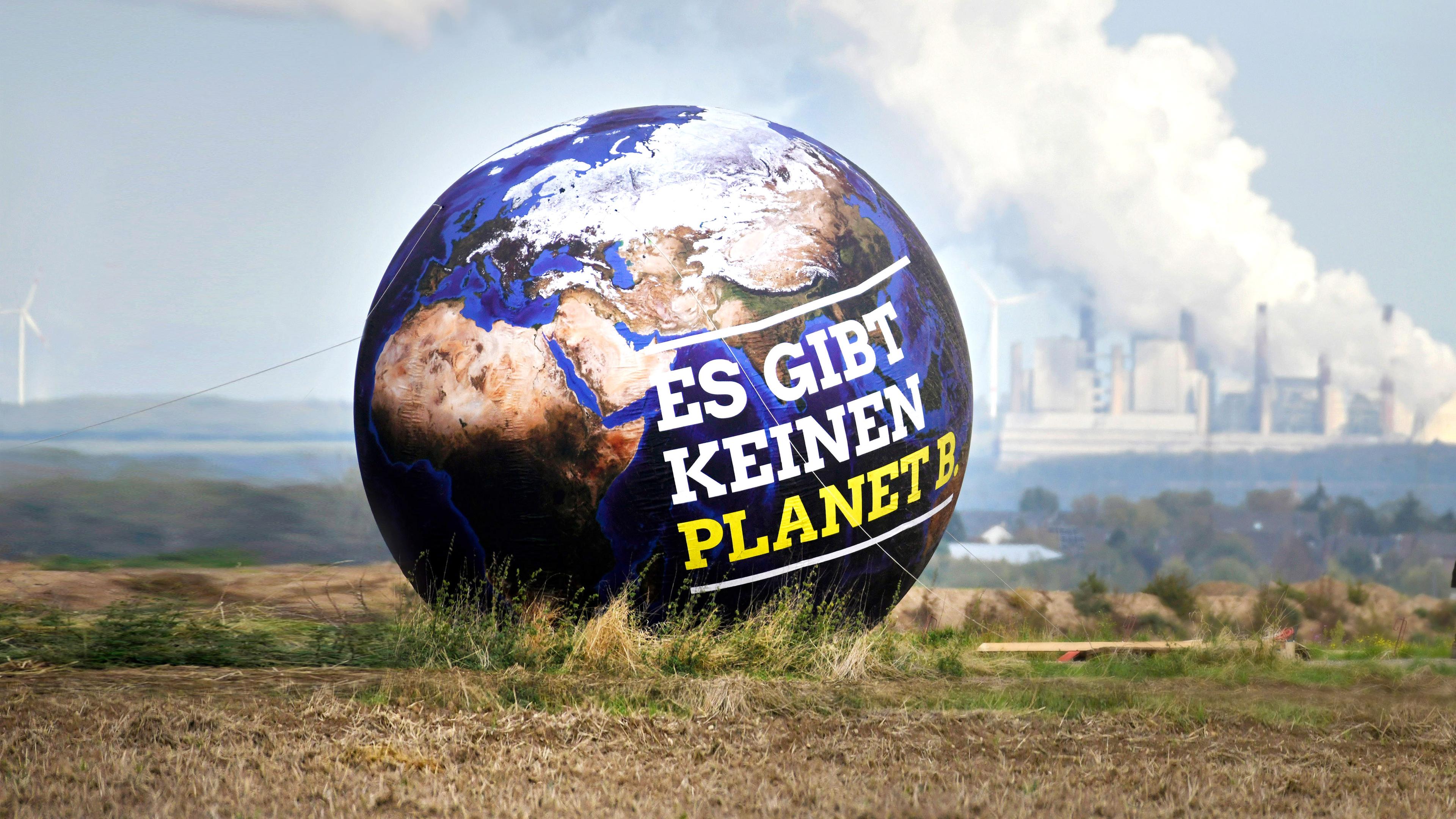 ein ballon mit der aufschrift 'es gibt keinen planet b.'